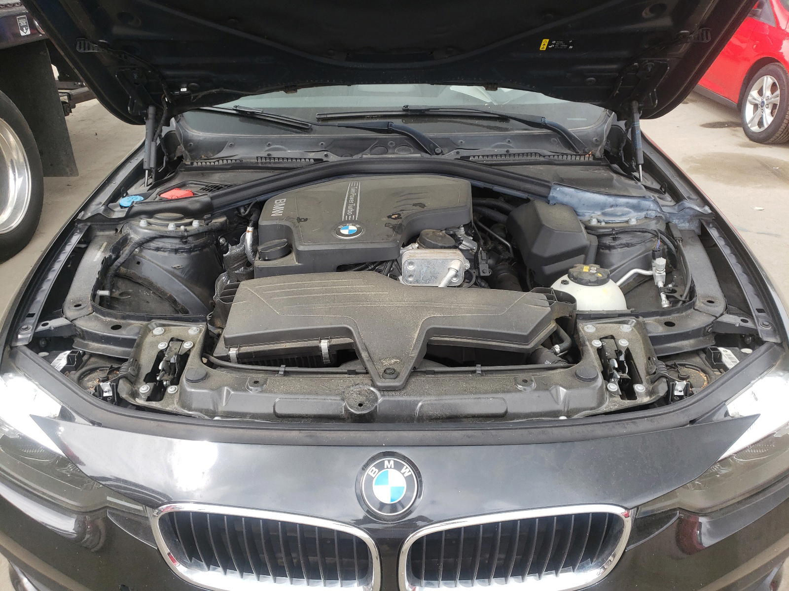 Photo 7 from auction – 2017 BMW 320 I with VIN WBA8A9C52HK619854