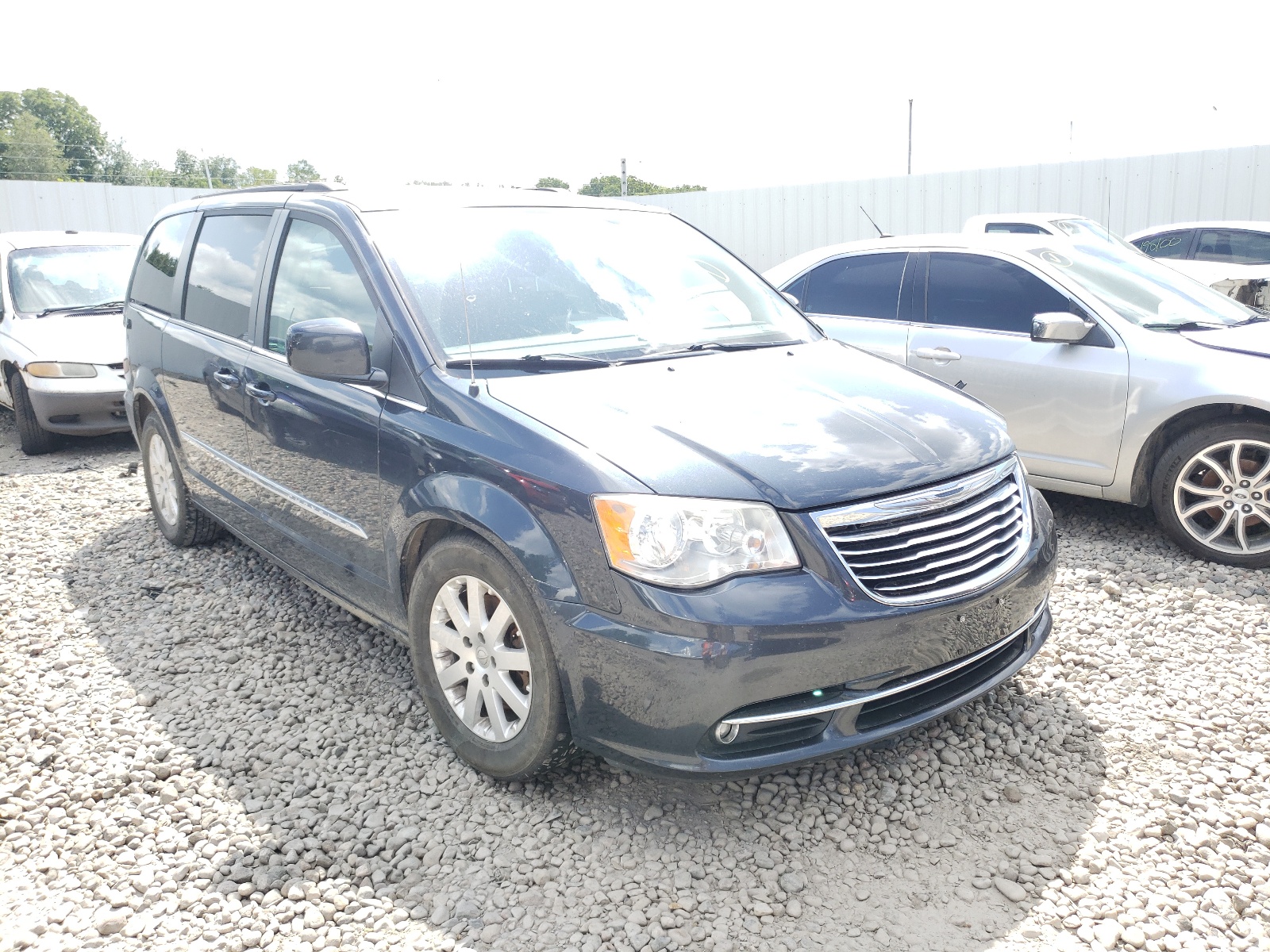 Photo 1 from auction – 2013 CHRYSLER TOWN & COU with VIN 2C4RC1BG0DR675728