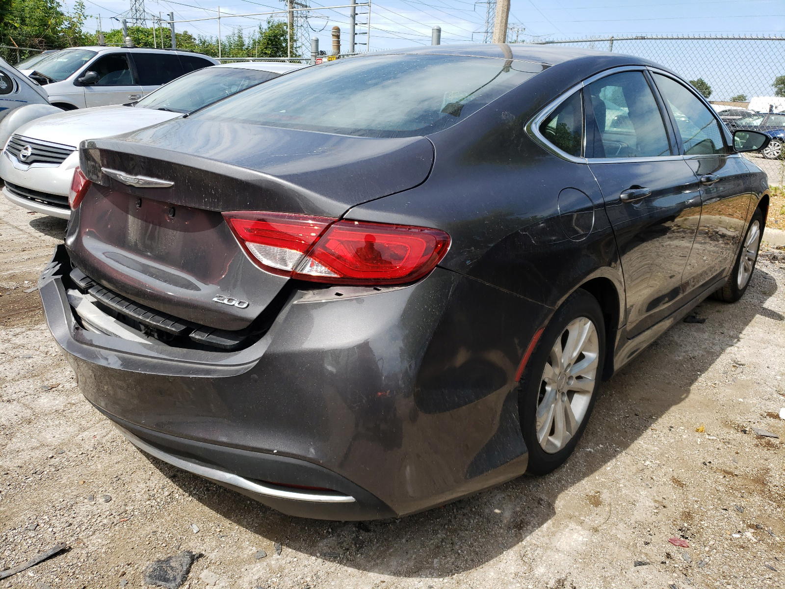 Photo 4 from auction – 2015 CHRYSLER 200 LIMITE with VIN 1C3CCCAB6FN723020
