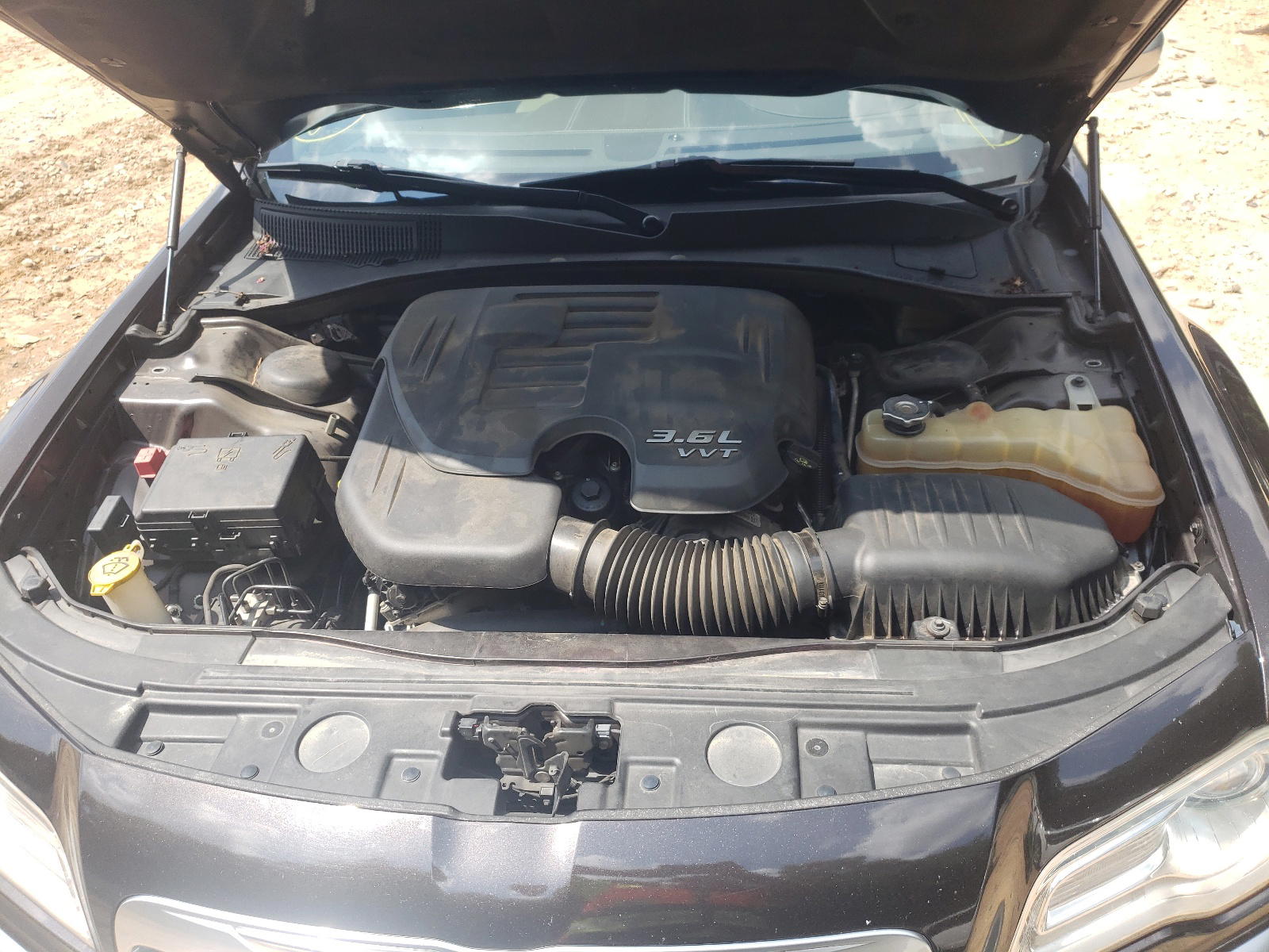 Photo 7 from auction – 2012 CHRYSLER 300 LIMITE with VIN 2C3CCACG3CH274512