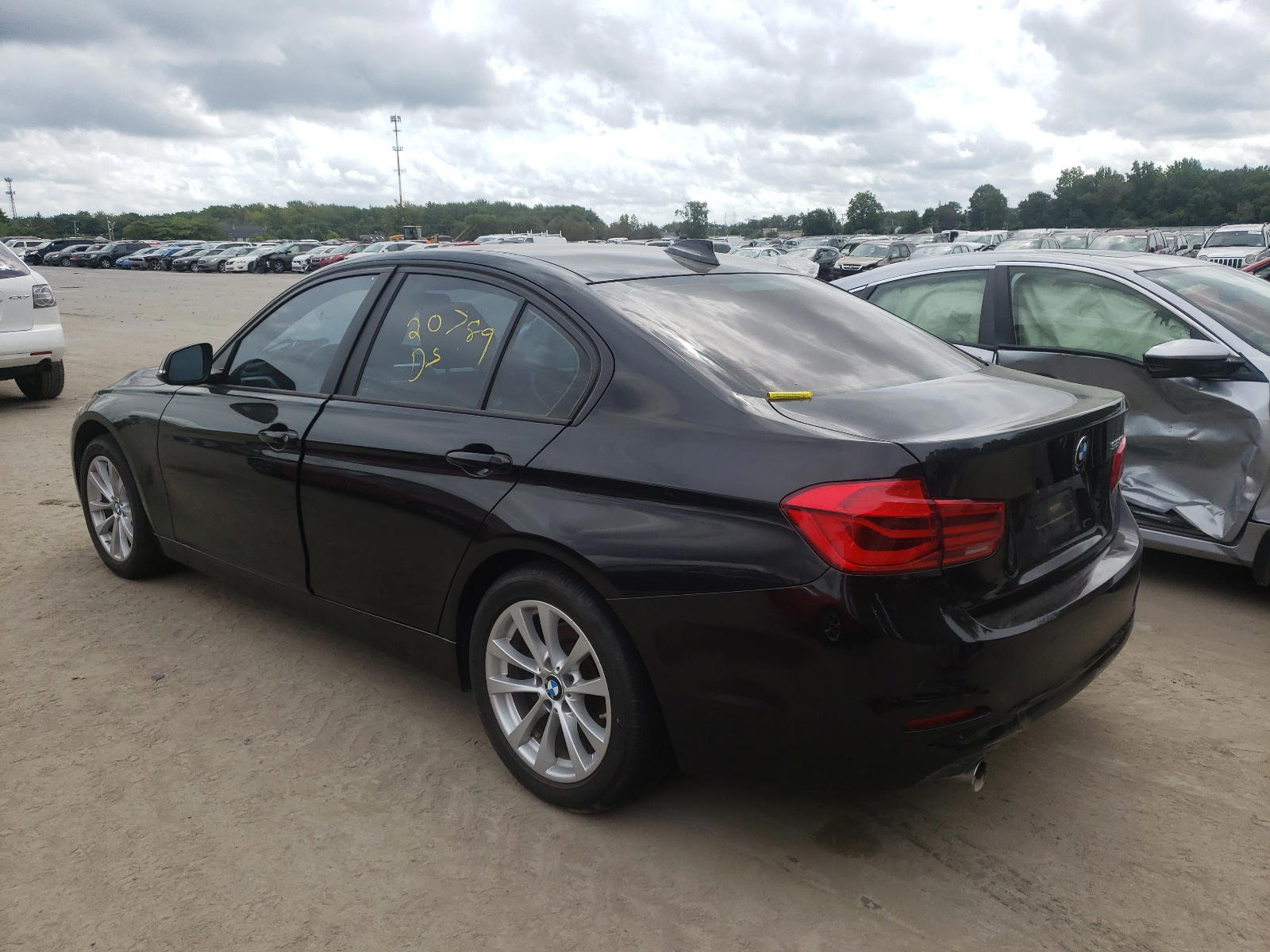 Photo 3 from auction – 2017 BMW 320 I with VIN WBA8A9C52HK619854
