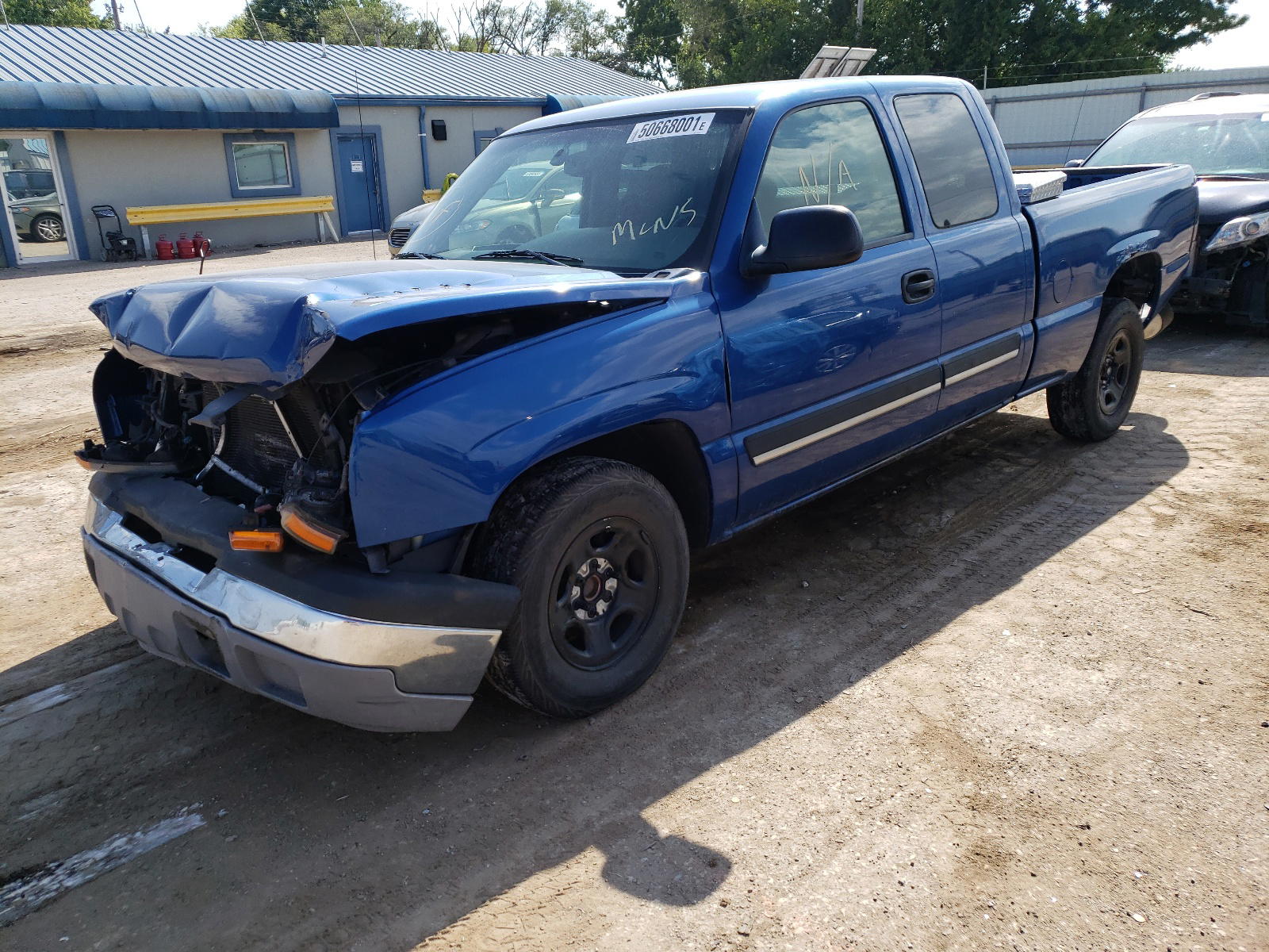 Photo 2 from auction – 2004 CHEVROLET SILVERADO with VIN 2GCEC19V541245095