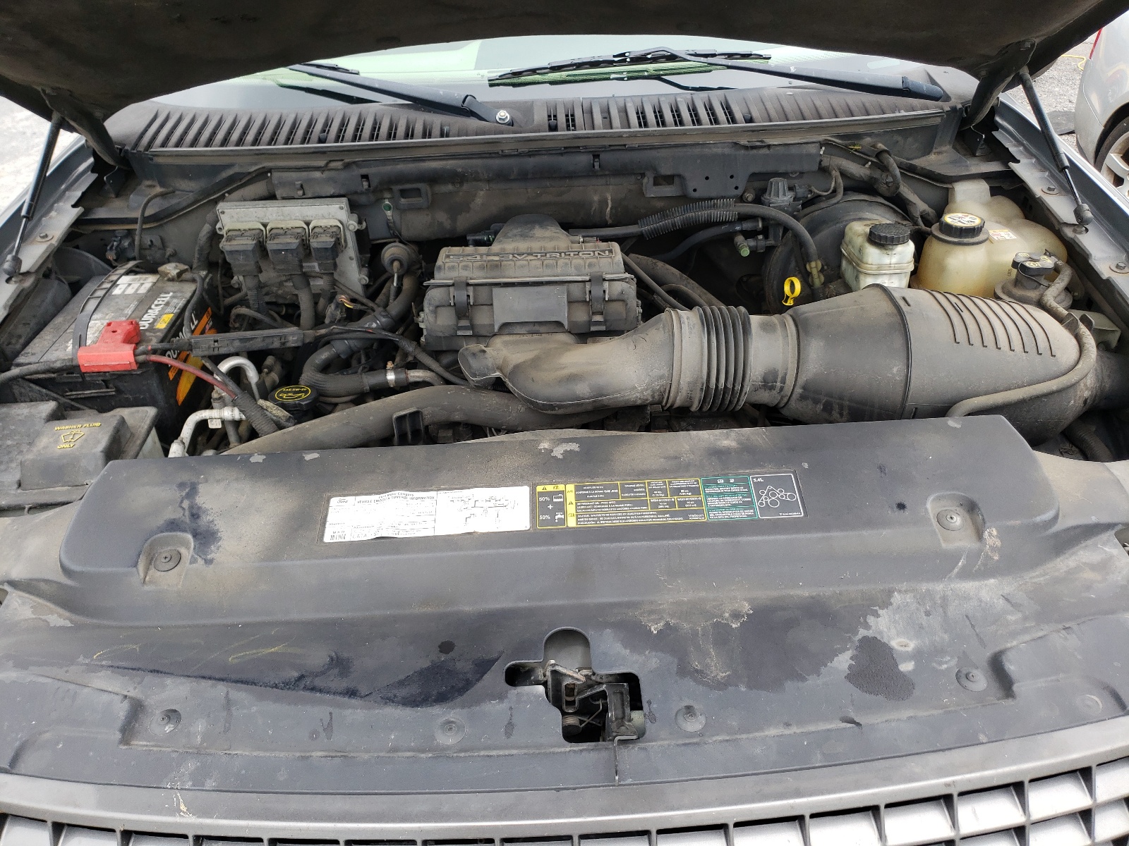 Photo 7 from auction – 2005 FORD EXPEDITION with VIN 1FMFU20585LA66268