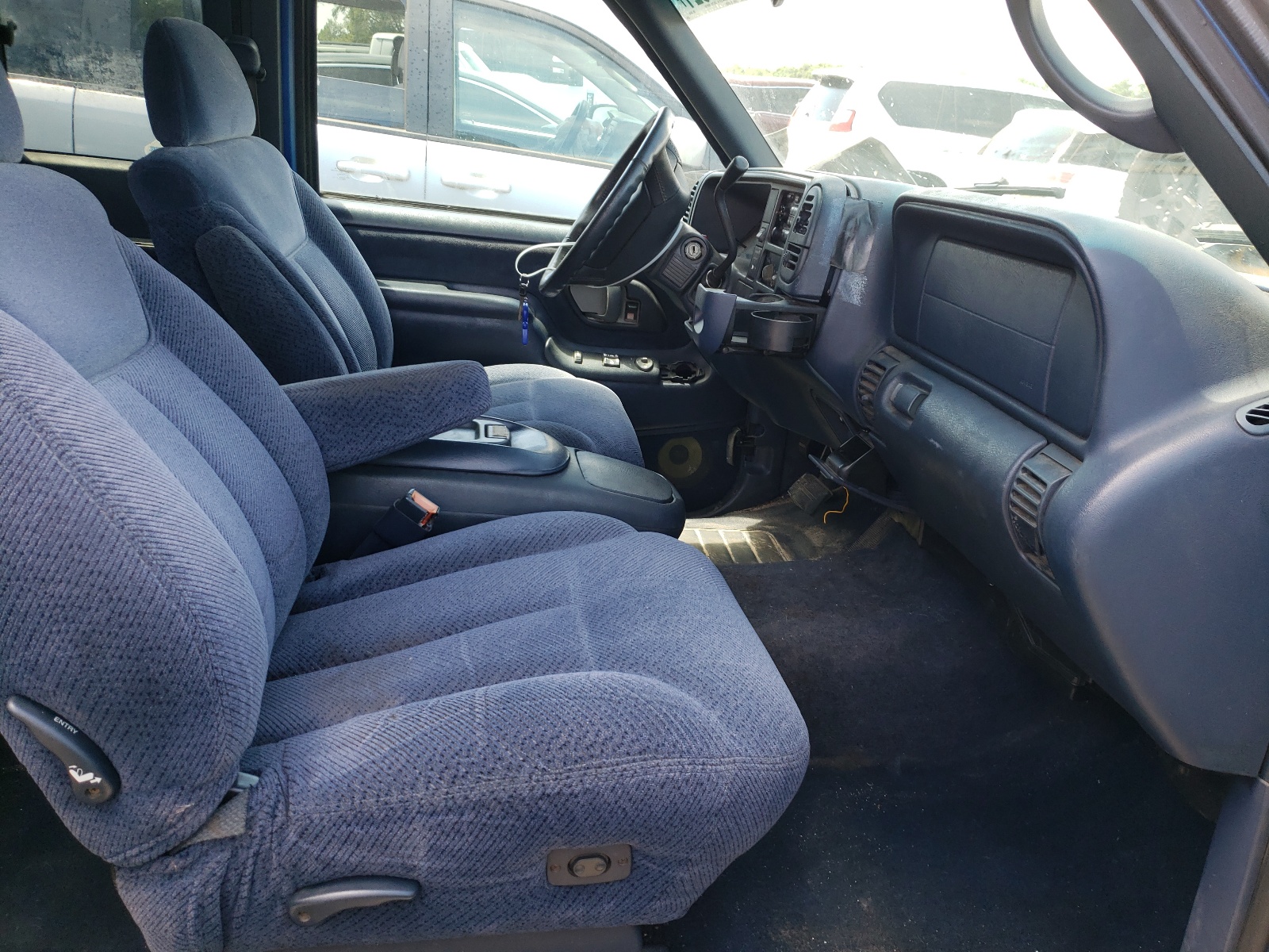 صورة رقم 5 من المزاد - 1997 CHEVROLET GMT-400 C1 مع VIN 2GCEC19R3V1225786