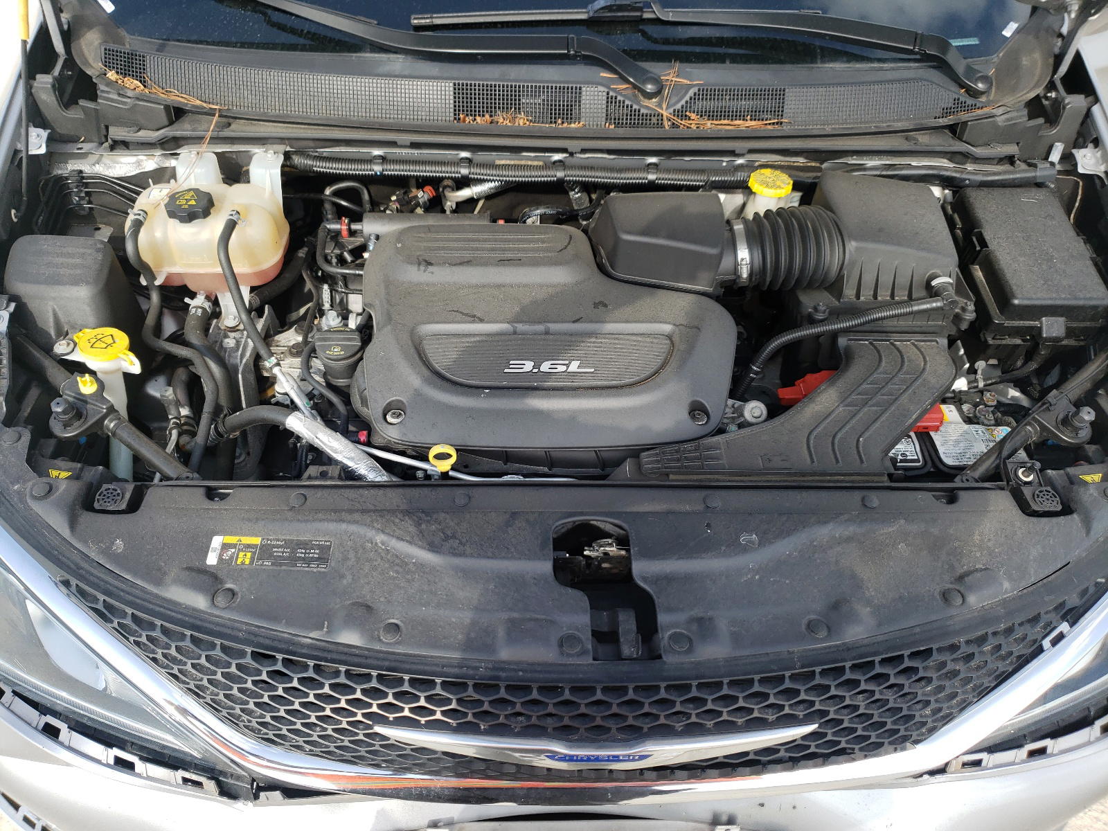 Photo 7 from auction – 2018 CHRYSLER PACIFICA L with VIN 2C4RC1GGXJR272506