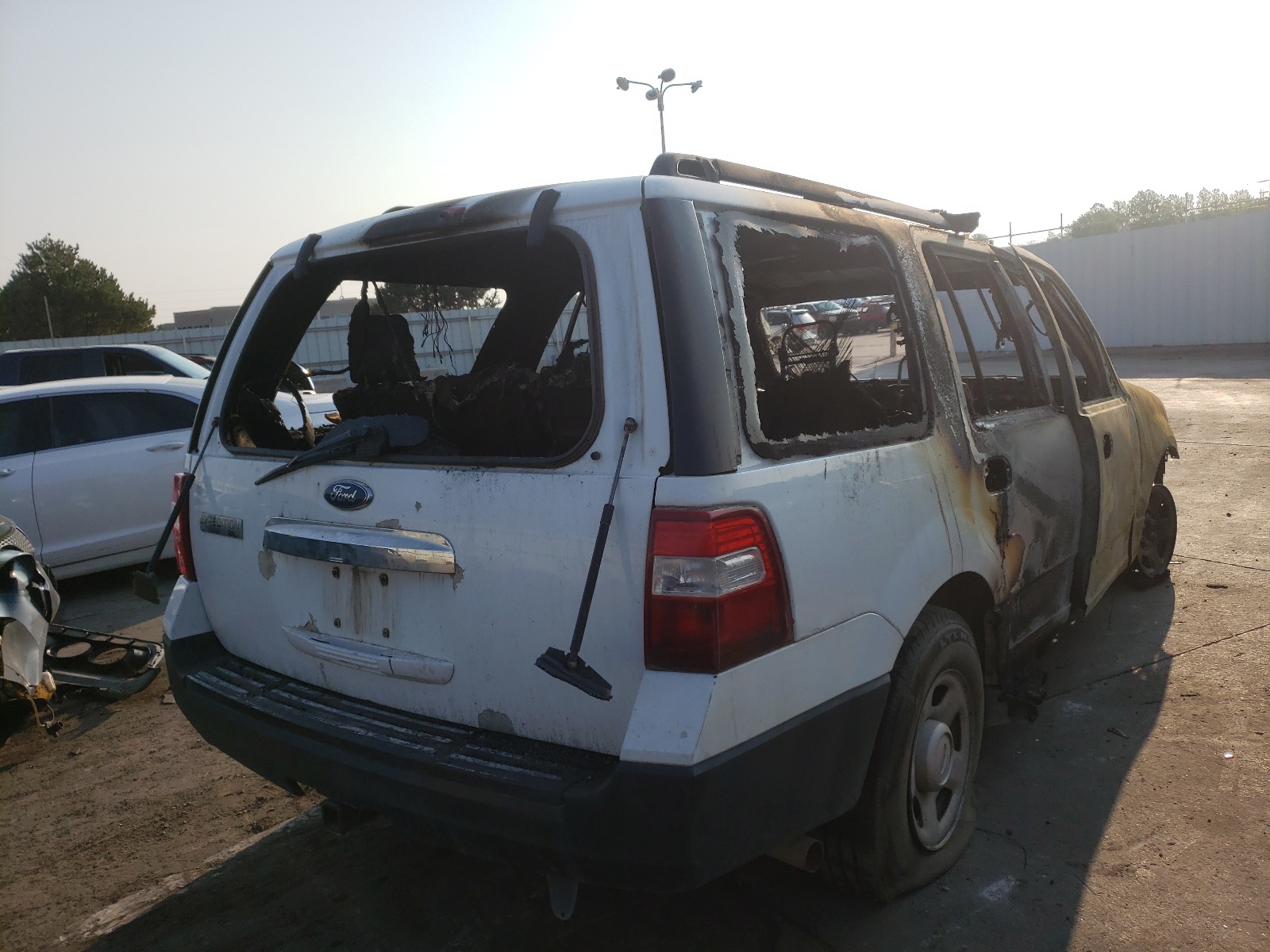 Zdjęcie 4 z aukcji – 2007 FORD EXPEDITION z VIN 1FMFU16547LA72198