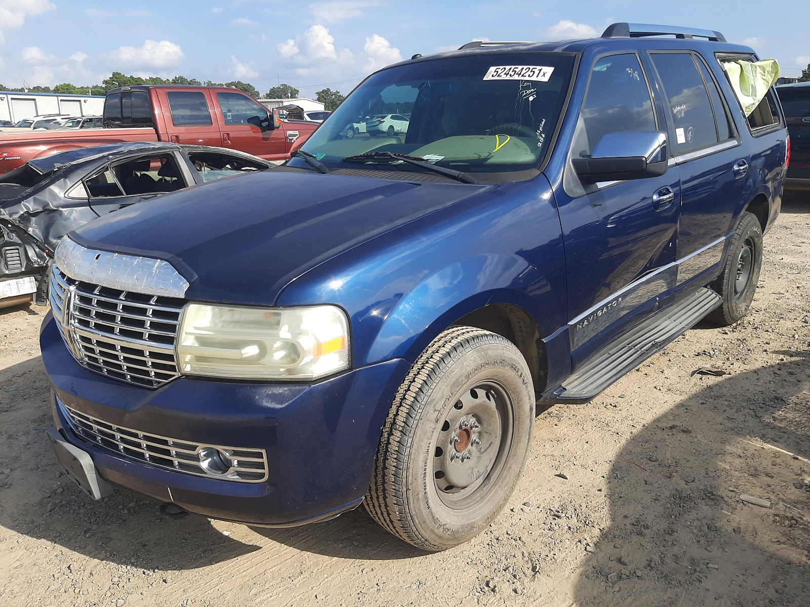 Photo 2 from auction – 2007 LINCOLN NAVIGATOR with VIN 5LMFU27517LJ12044