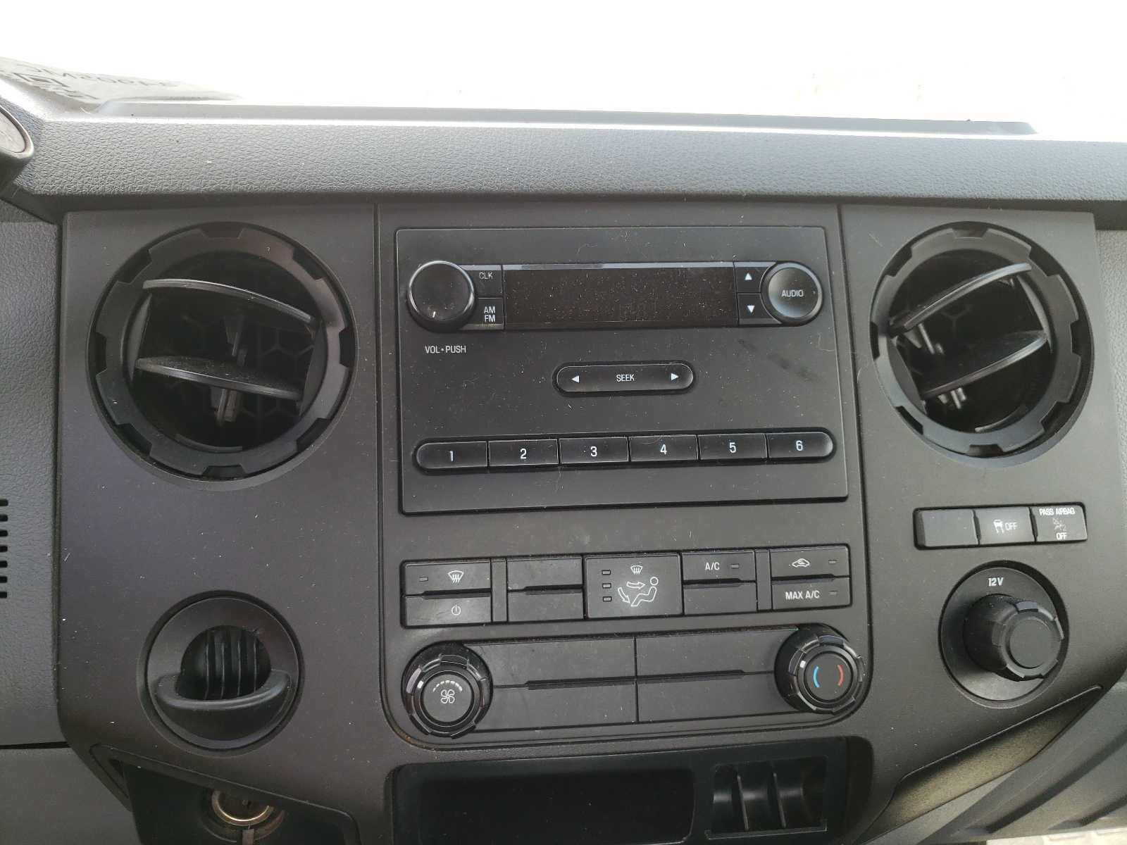 Photo 9 from auction – 2015 FORD F250 SUPER with VIN 1FT7X2A66FEB56323