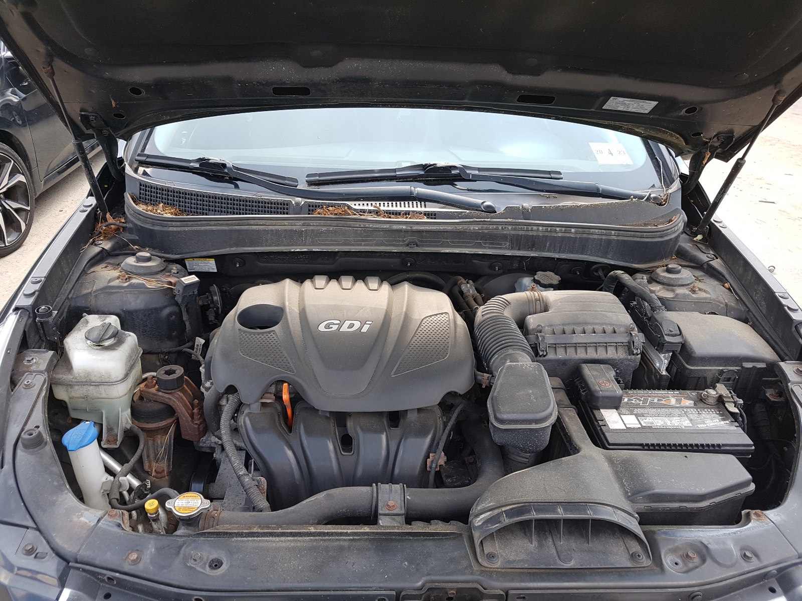 Photo 7 from auction – 2011 HYUNDAI SONATA SE with VIN 5NPEC4AC9BH118521