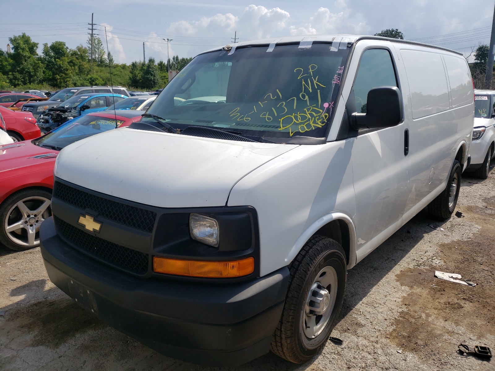 Photo 2 from auction – 2017 CHEVROLET EXPRESS G2 with VIN 1GCWGAFF6H1121211