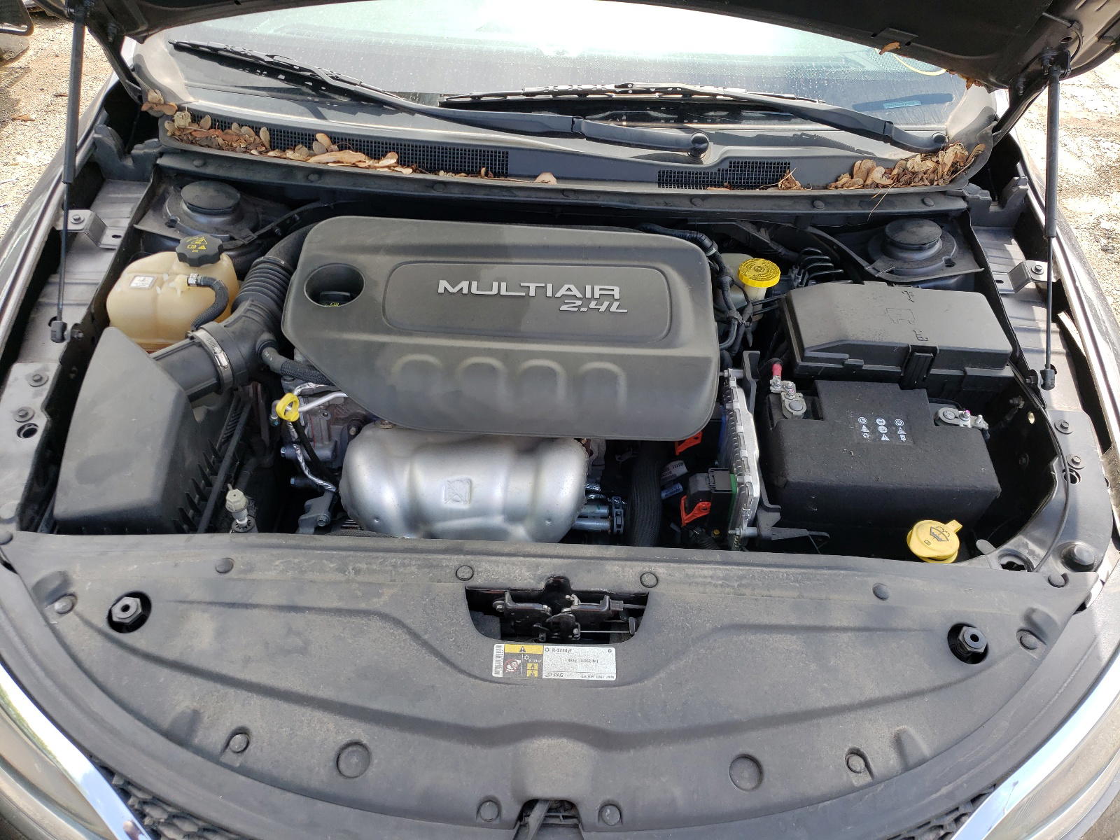 Photo 7 from auction – 2015 CHRYSLER 200 LIMITE with VIN 1C3CCCAB6FN723020