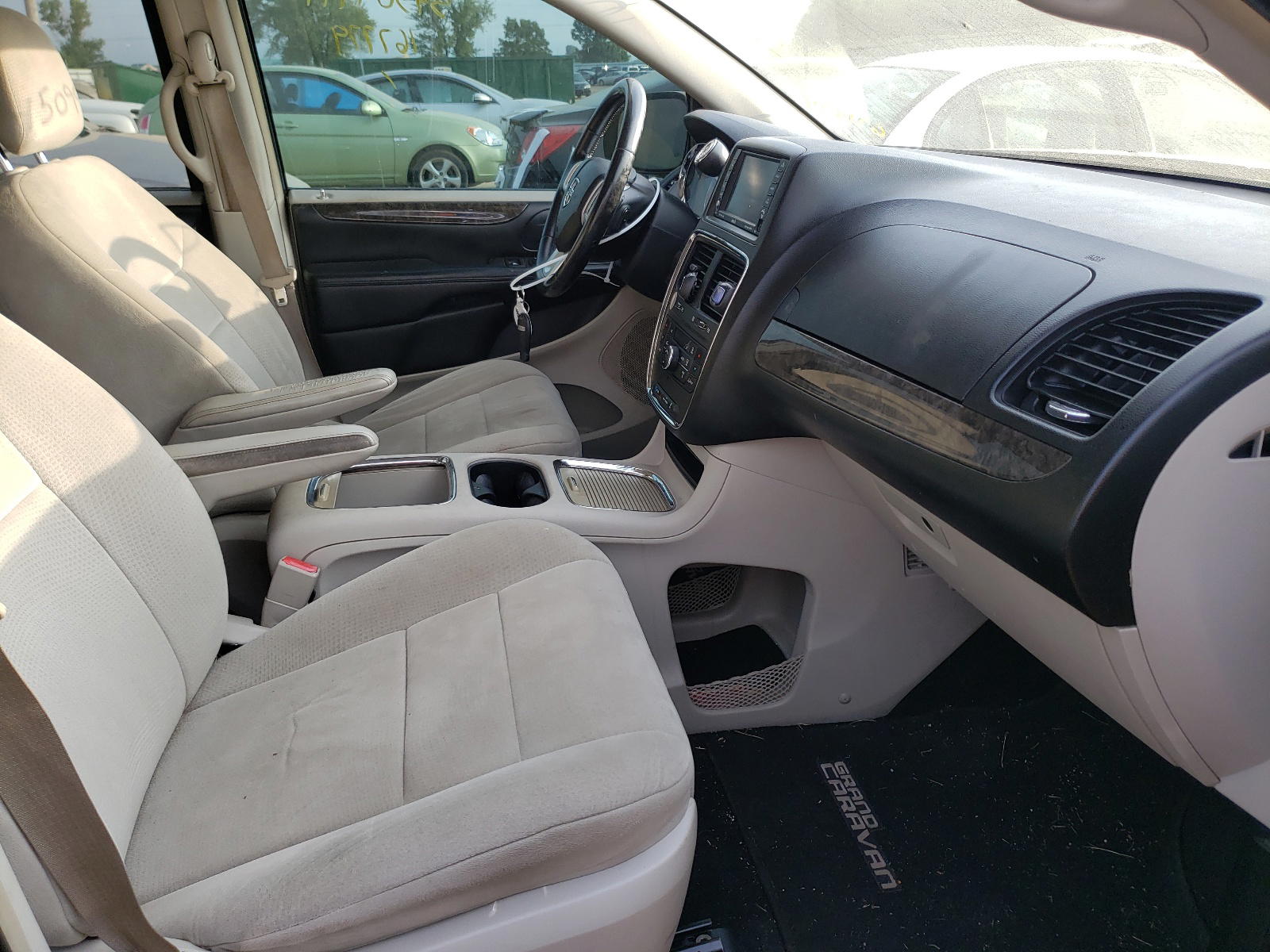Photo 5 from auction – 2011 DODGE GRAND CARA with VIN 2D4RN5DG8BR671974