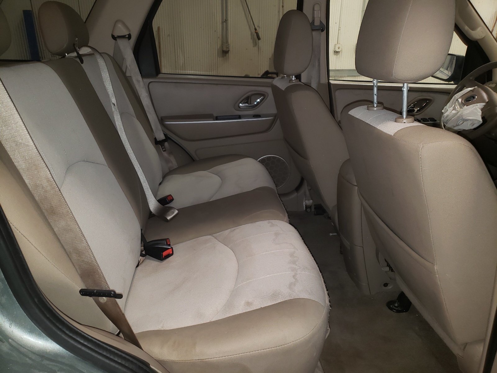 Photo 6 from auction – 2006 MERCURY MARINER with VIN 4M2YU57136DJ01564