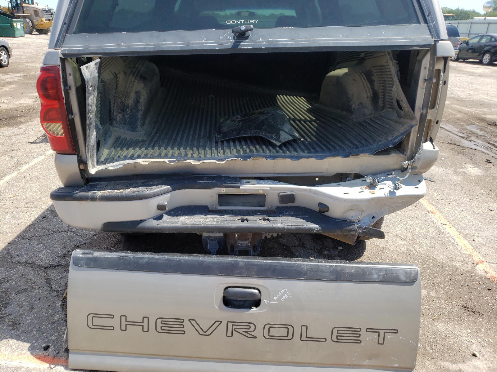 Photo 9 from auction – 2003 CHEVROLET SILVERADO with VIN 1GCHK23U23F176217
