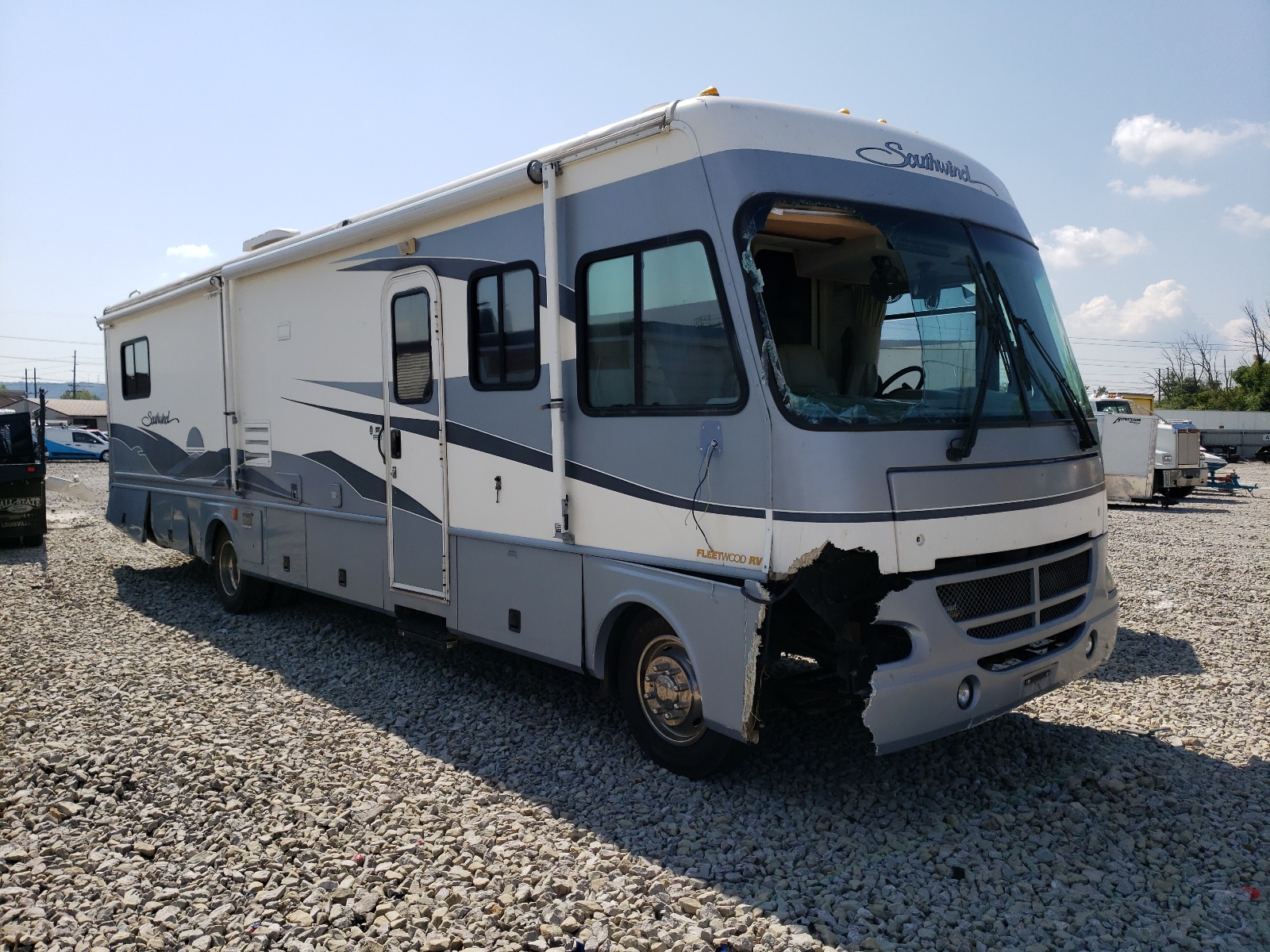 FLEETWOOD FLEETWOOD 2002 with VIN 1FCNF53S610A19426 - Photo from auction