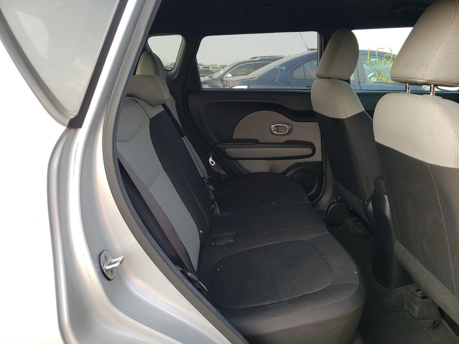 Photo 6 from auction – 2015 KIA SOUL with VIN KNDJN2A25F7758935