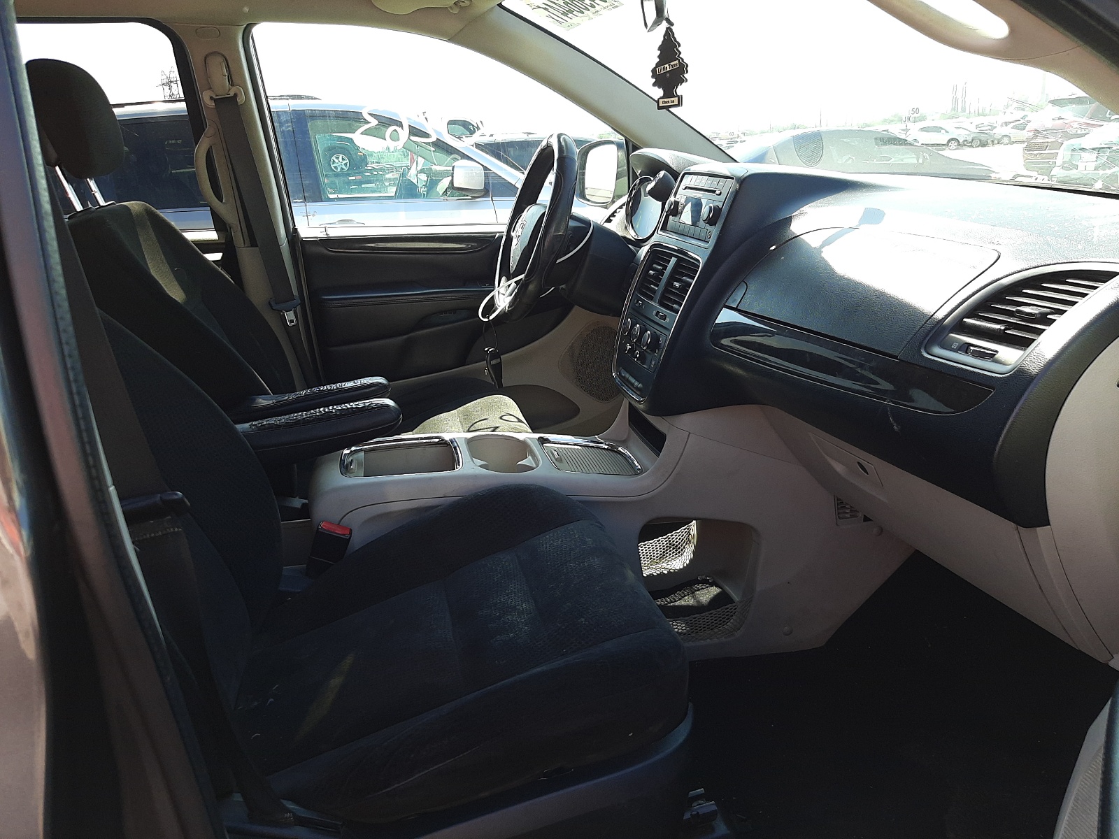 صورة رقم 5 من المزاد - 2016 DODGE GRAND CARA مع VIN 2C4RDGCGXGR362043