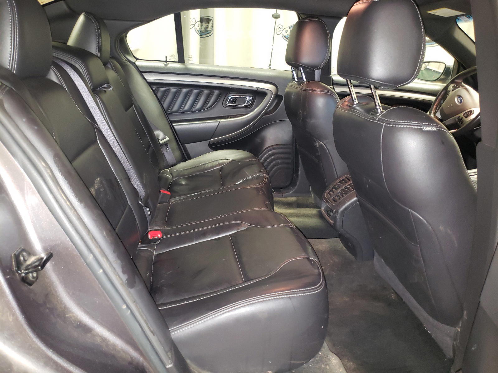 Photo 6 from auction – 2013 FORD TAURUS SEL with VIN 1FAHP2E81DG165910