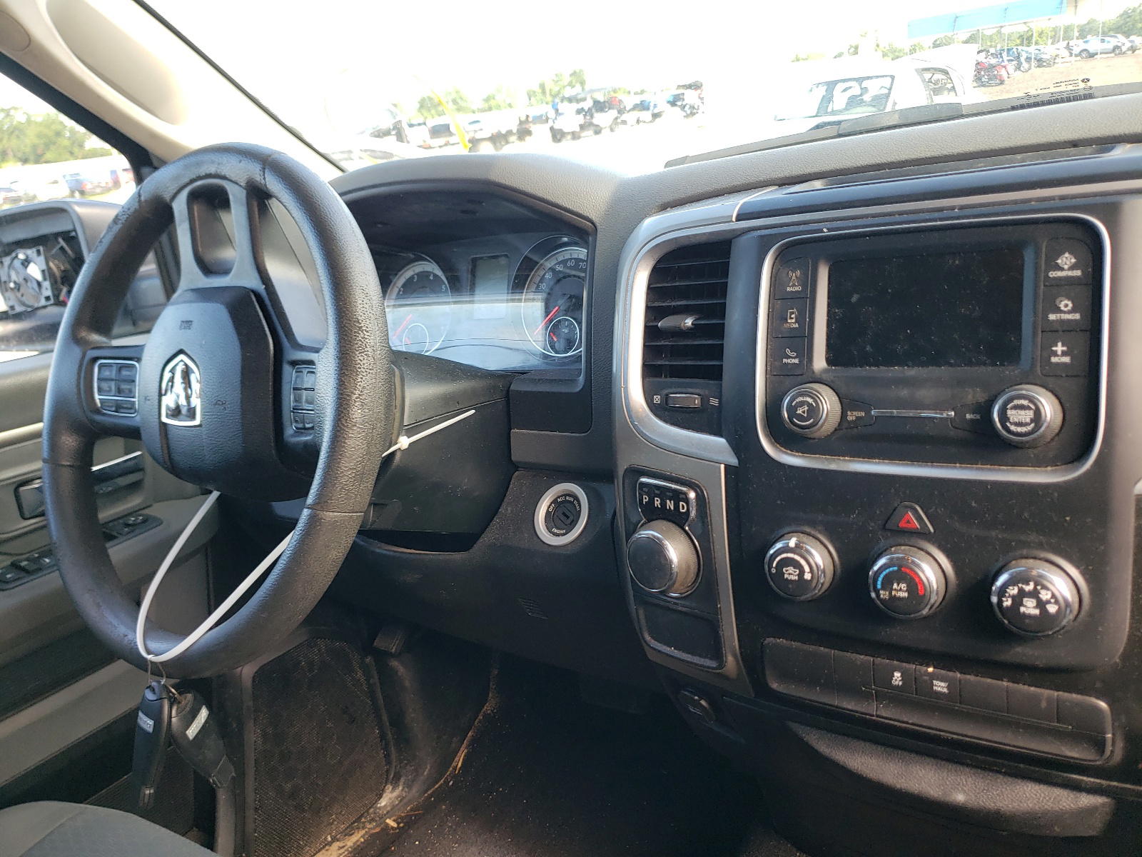 Photo 9 from auction – 2018 RAM 1500 SLT with VIN 1C6RR6GG5JS298772