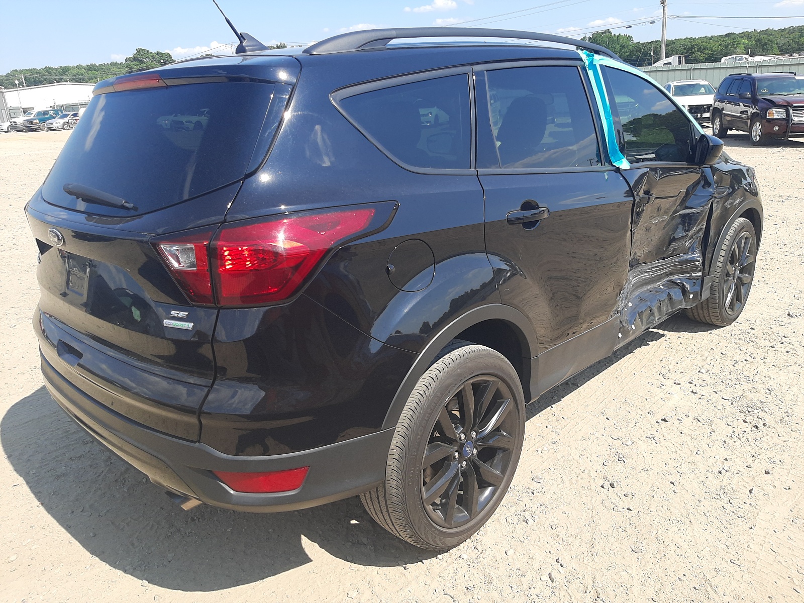 Photo 4 from auction – 2019 FORD ESCAPE SE with VIN 1FMCU0GD7KUB29466