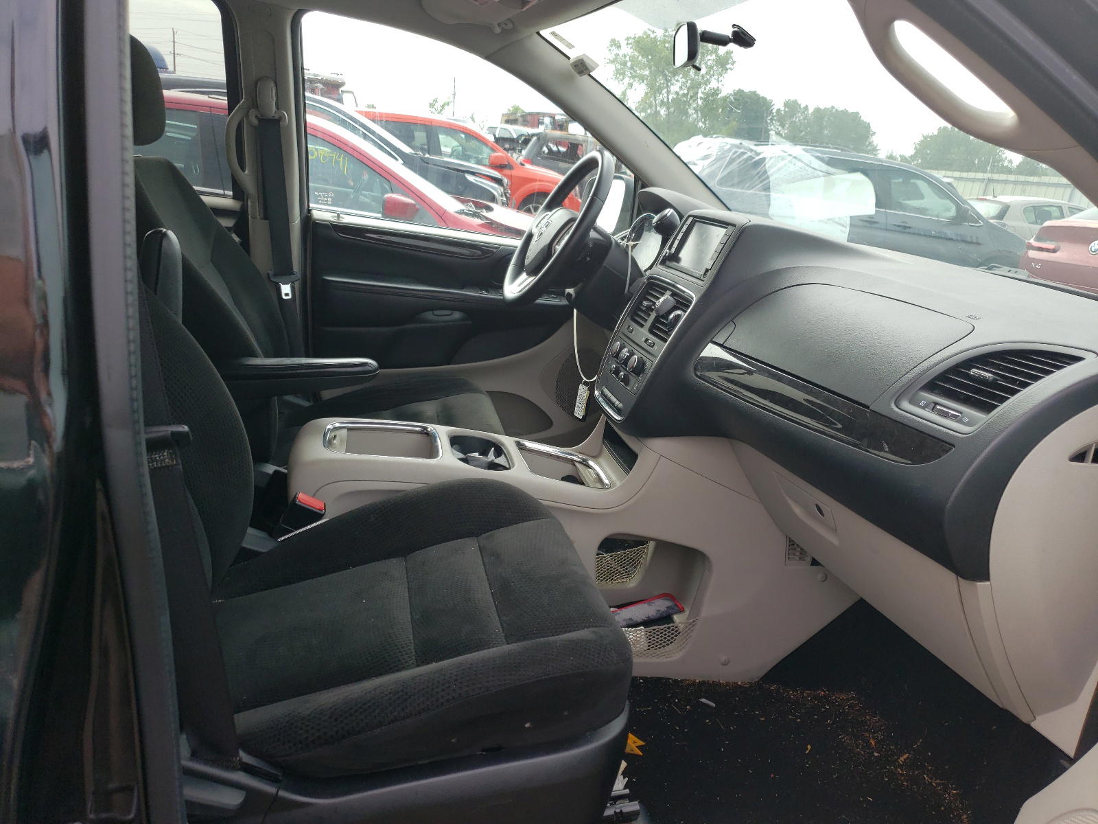 Photo 5 from auction – 2016 DODGE GRAND CARA with VIN 2C4RDGCG3GR184928