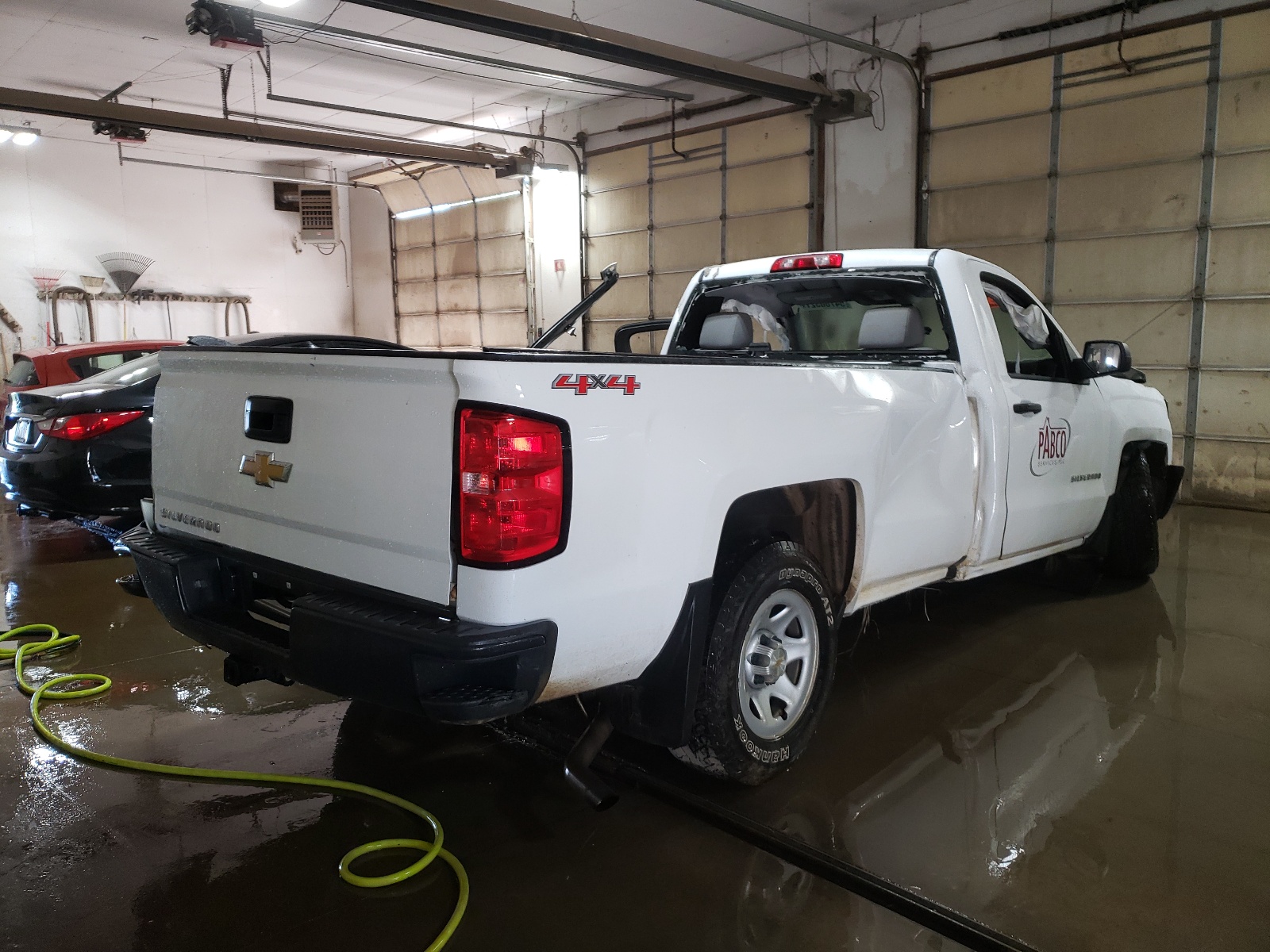 Photo 4 from auction – 2016 CHEVROLET SILVERADO with VIN 1GCNKNEC6GZ163953
