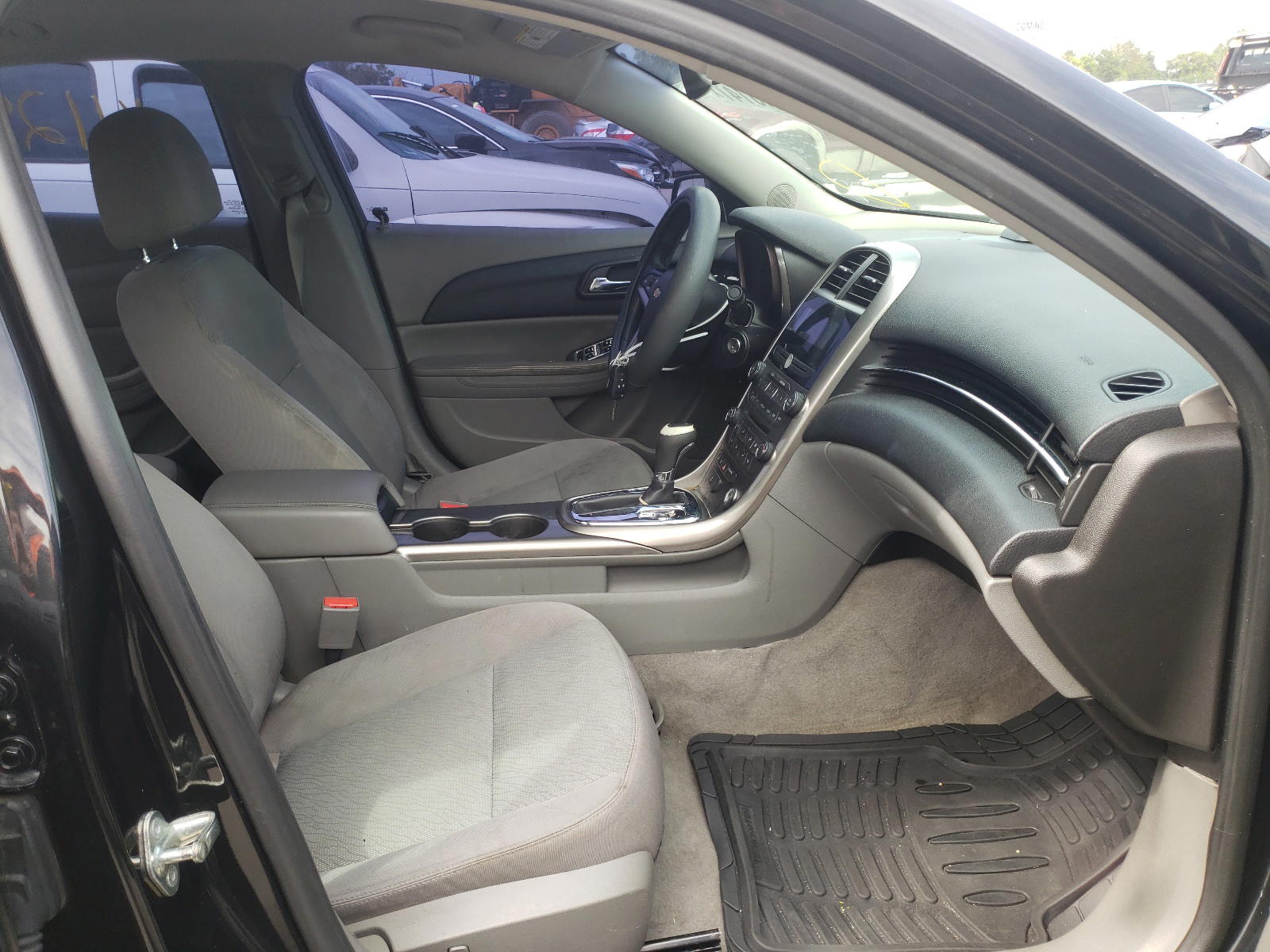 Photo 5 from auction – 2013 CHEVROLET MALIBU LS with VIN 1G11B5SA0DF233647
