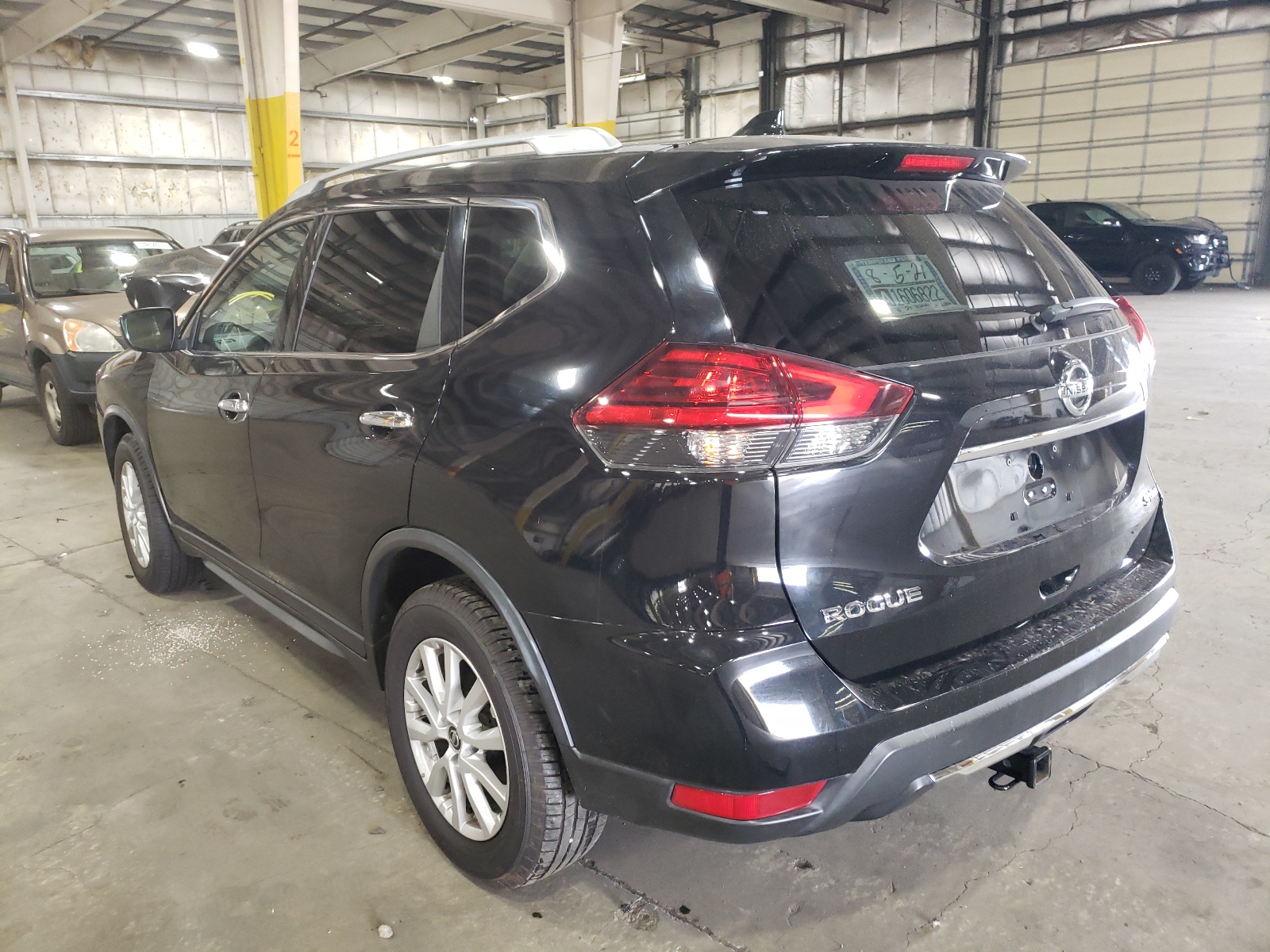 Photo 3 from auction – 2017 NISSAN ROGUE S with VIN KNMAT2MV0HP583816