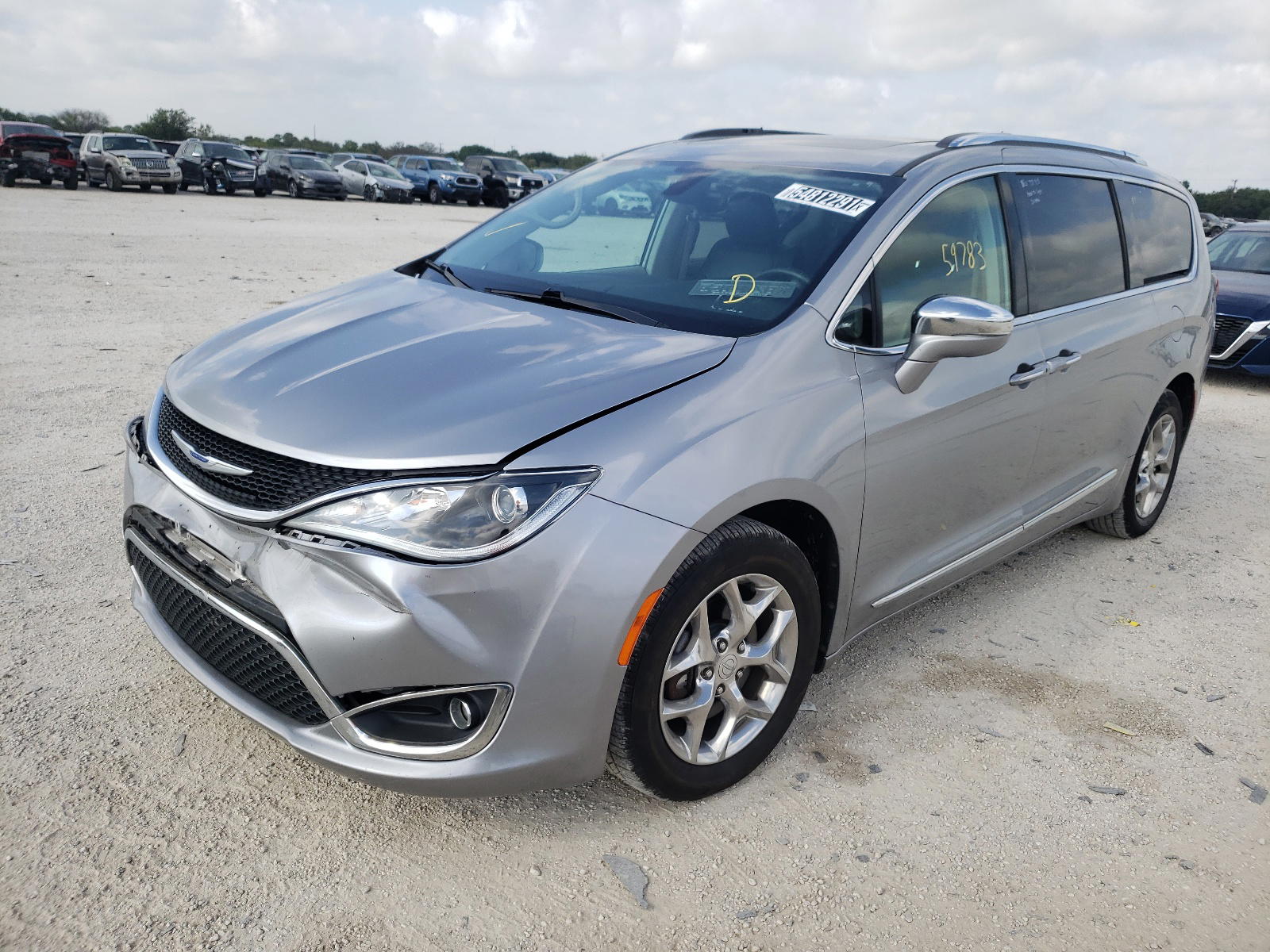 Photo 2 from auction – 2018 CHRYSLER PACIFICA L with VIN 2C4RC1GGXJR272506