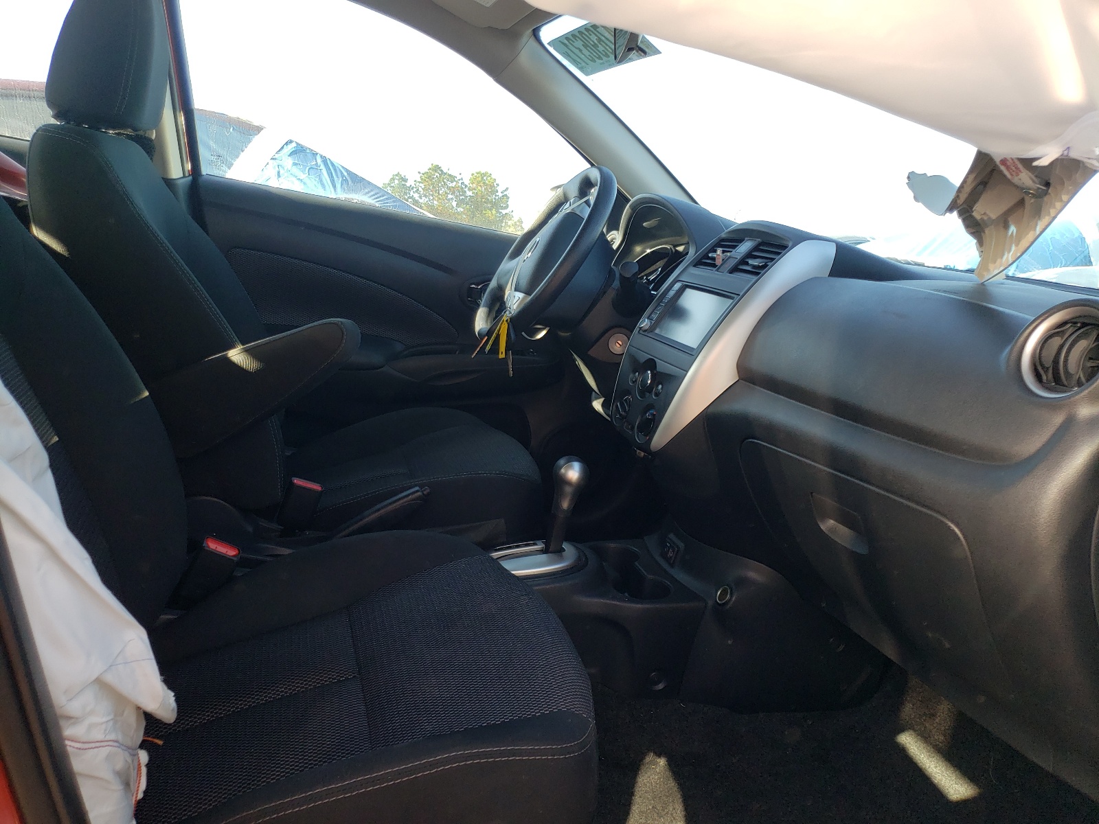 Photo 5 from auction – 2019 NISSAN VERSA S with VIN 3N1CN7APXKL877042