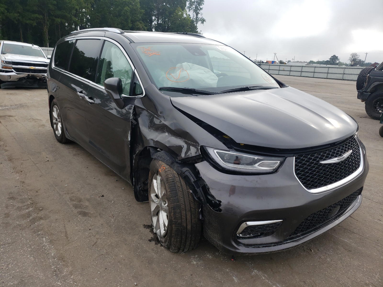 CHRYSLER PACIFICA T 2021 with VIN 2C4RC1BG6MR560194 - Photo from auction
