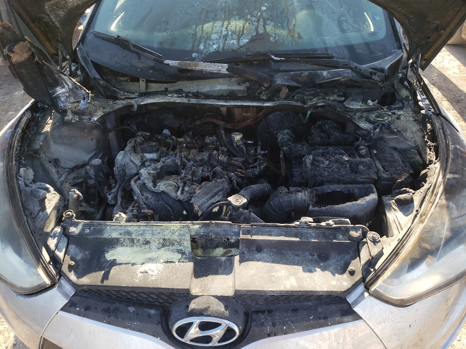 Photo 7 from auction – 2013 HYUNDAI VELOSTER with VIN KMHTC6AD1DU101471