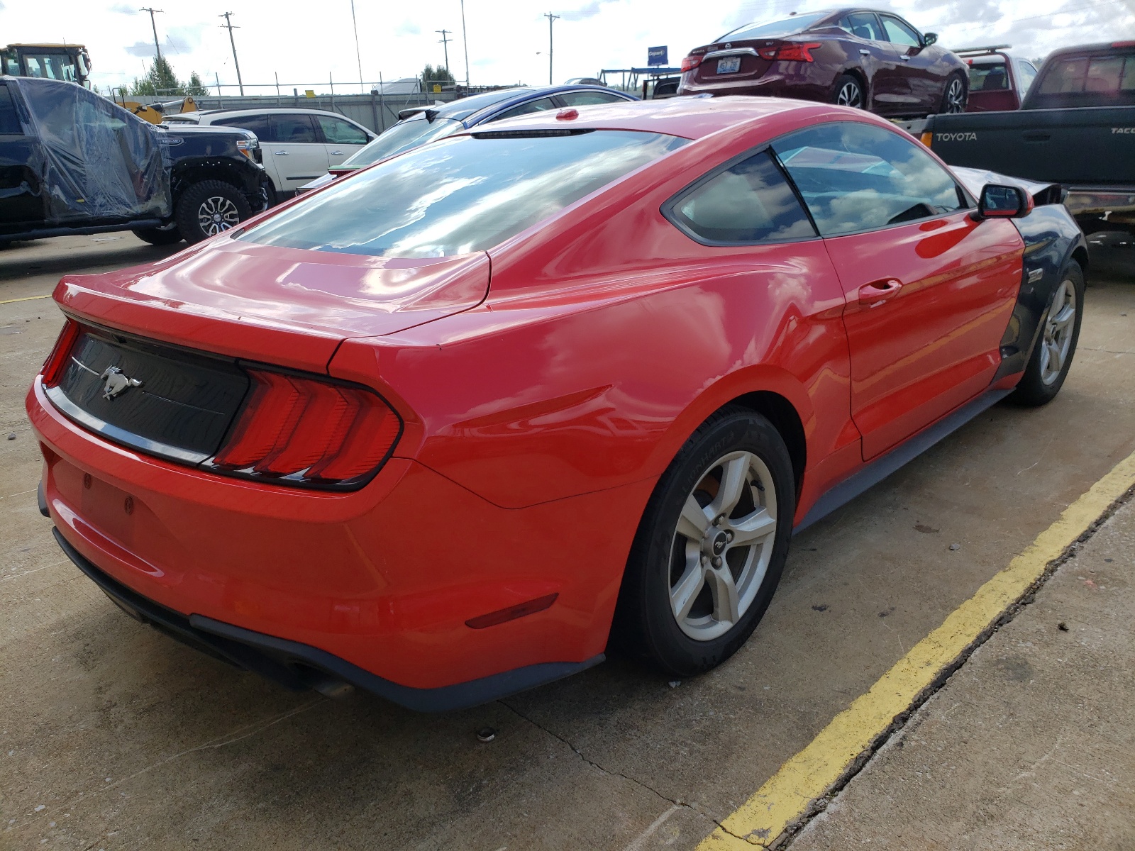 Photo 4 from auction – 2019 FORD MUSTANG with VIN 1FA6P8TH5K5122239