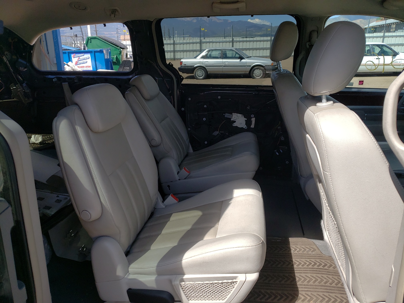 Photo 6 from auction – 2010 CHRYSLER TOWN & COU with VIN 2A4RR5DX0AR141024