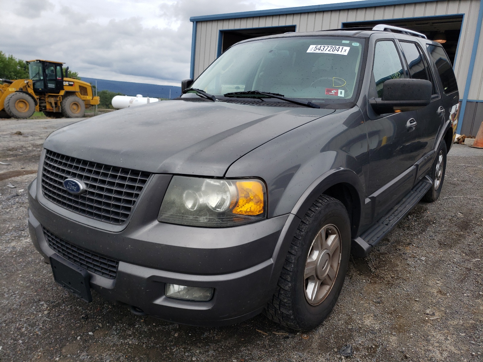 Photo 2 from auction – 2005 FORD EXPEDITION with VIN 1FMFU20585LA66268