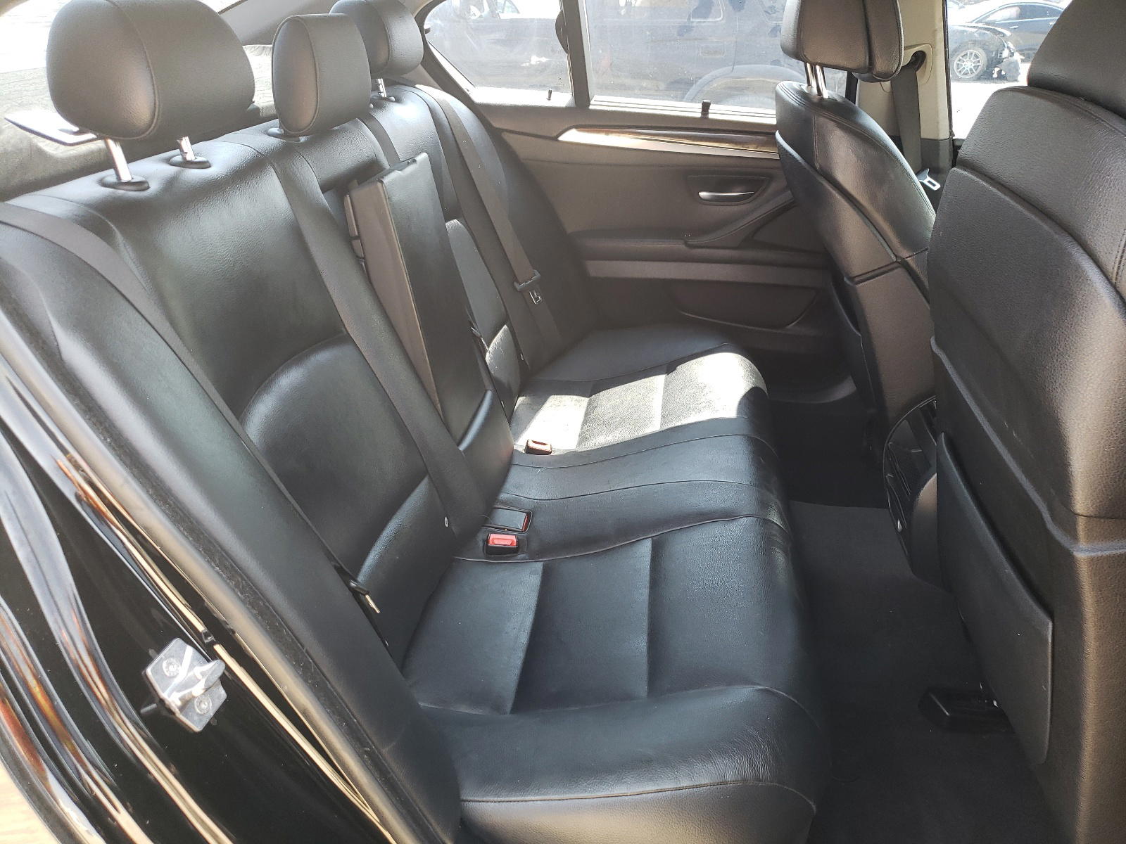 Photo 6 from auction – 2011 BMW 550 I with VIN WBAFR9C58BC618161