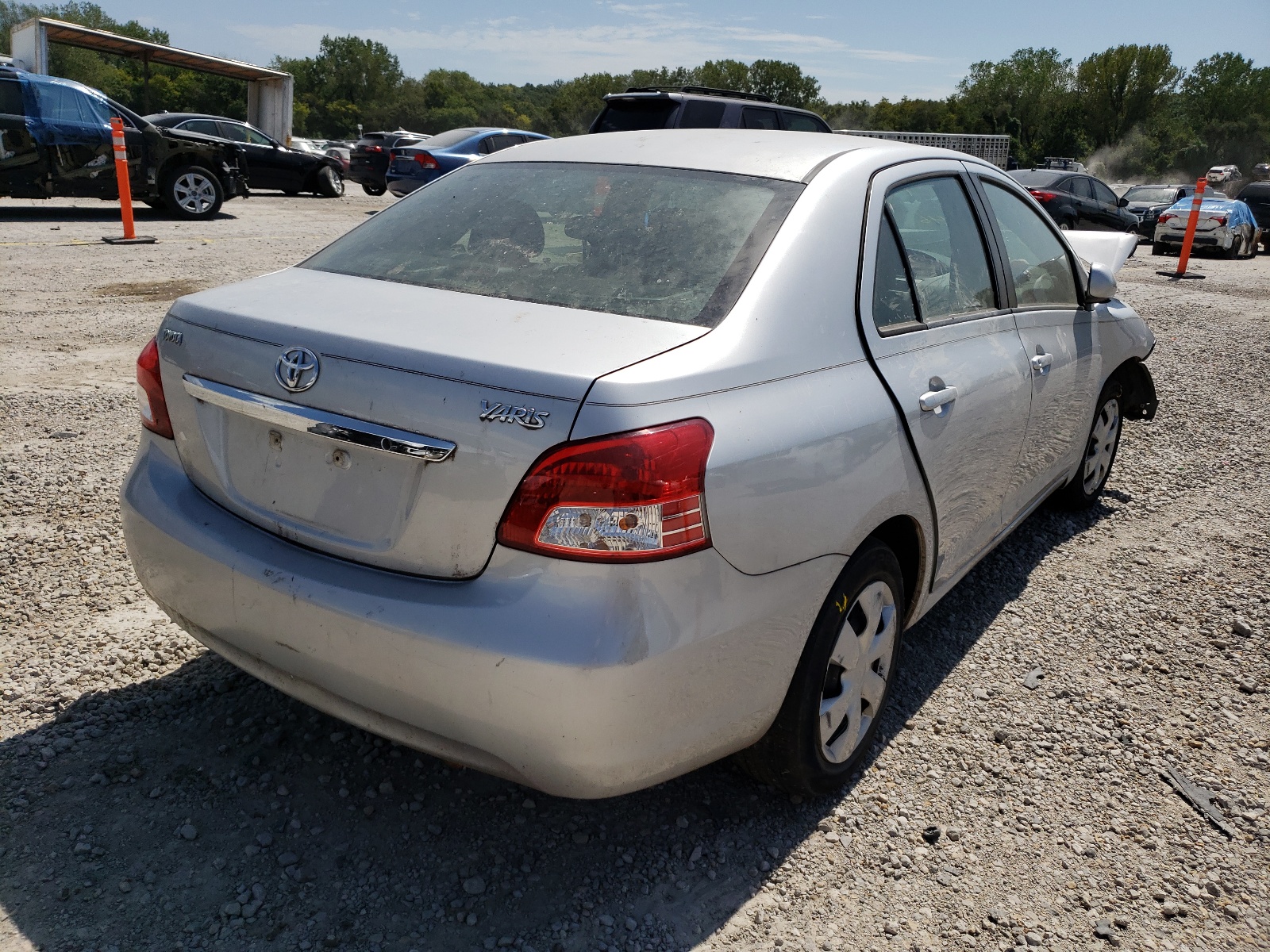 Photo 4 from auction – 2011 TOYOTA YARIS with VIN JTDBT4K30B1403746