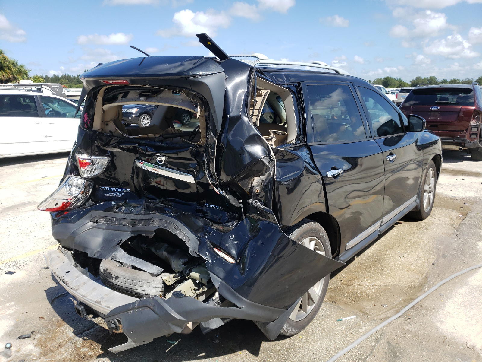Photo 4 from auction – 2015 NISSAN PATHFINDER with VIN 5N1AR2MN4FC654112