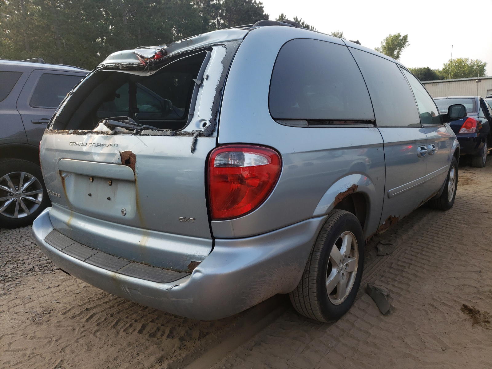 Photo 4 from auction – 2006 DODGE GRAND CARA with VIN 2D4GP44L06R883573