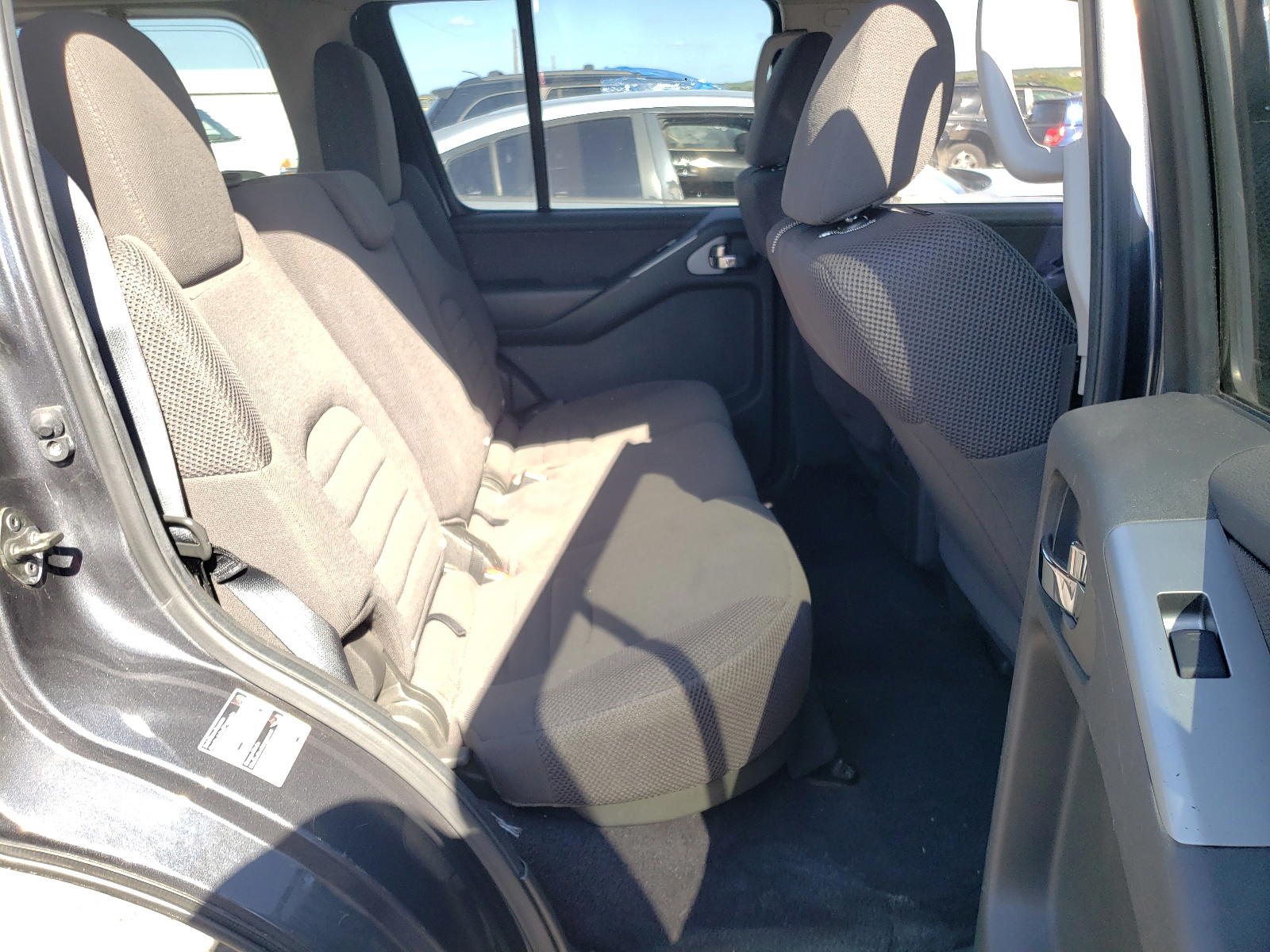 Photo 6 from auction – 2012 NISSAN PATHFINDER with VIN 5N1AR1NN2CC622988