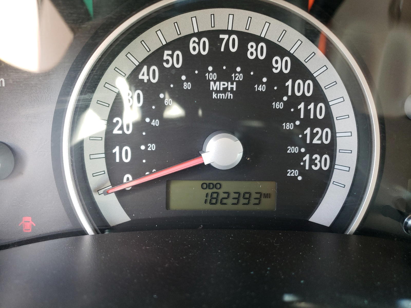 Photo 8 from auction – 2007 HYUNDAI ENTOURAGE with VIN KNDMC233776033031