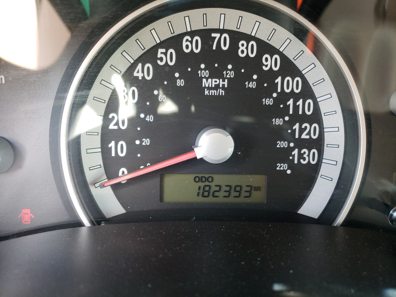 Zdjęcie 8 z aukcji – 2007 HYUNDAI ENTOURAGE z VIN KNDMC233776033031