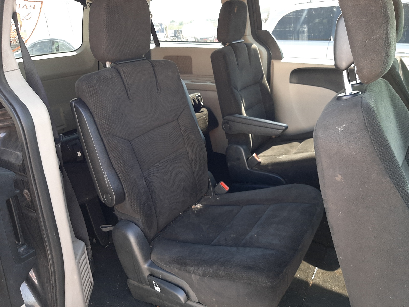 صورة رقم 6 من المزاد - 2016 DODGE GRAND CARA مع VIN 2C4RDGCGXGR362043