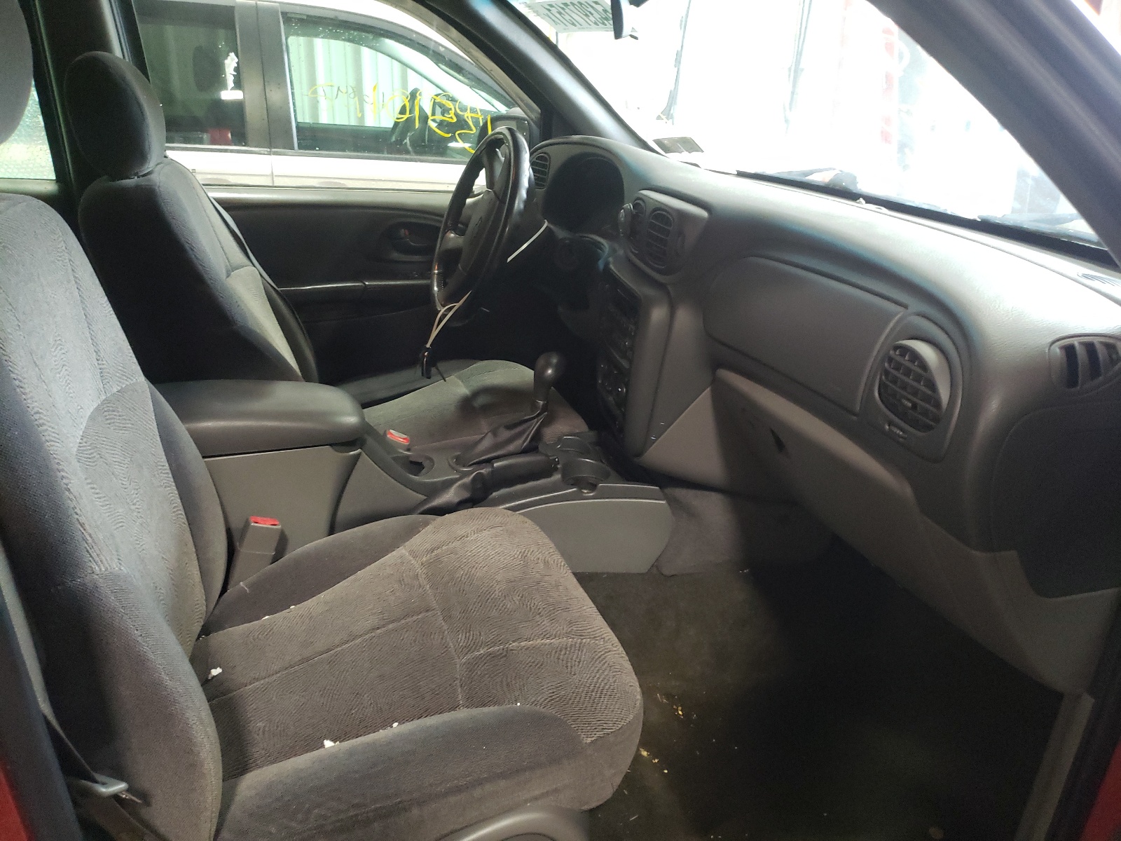 Photo 5 from auction – 2003 CHEVROLET TRAILBLAZE with VIN 1GNDT13S932370083