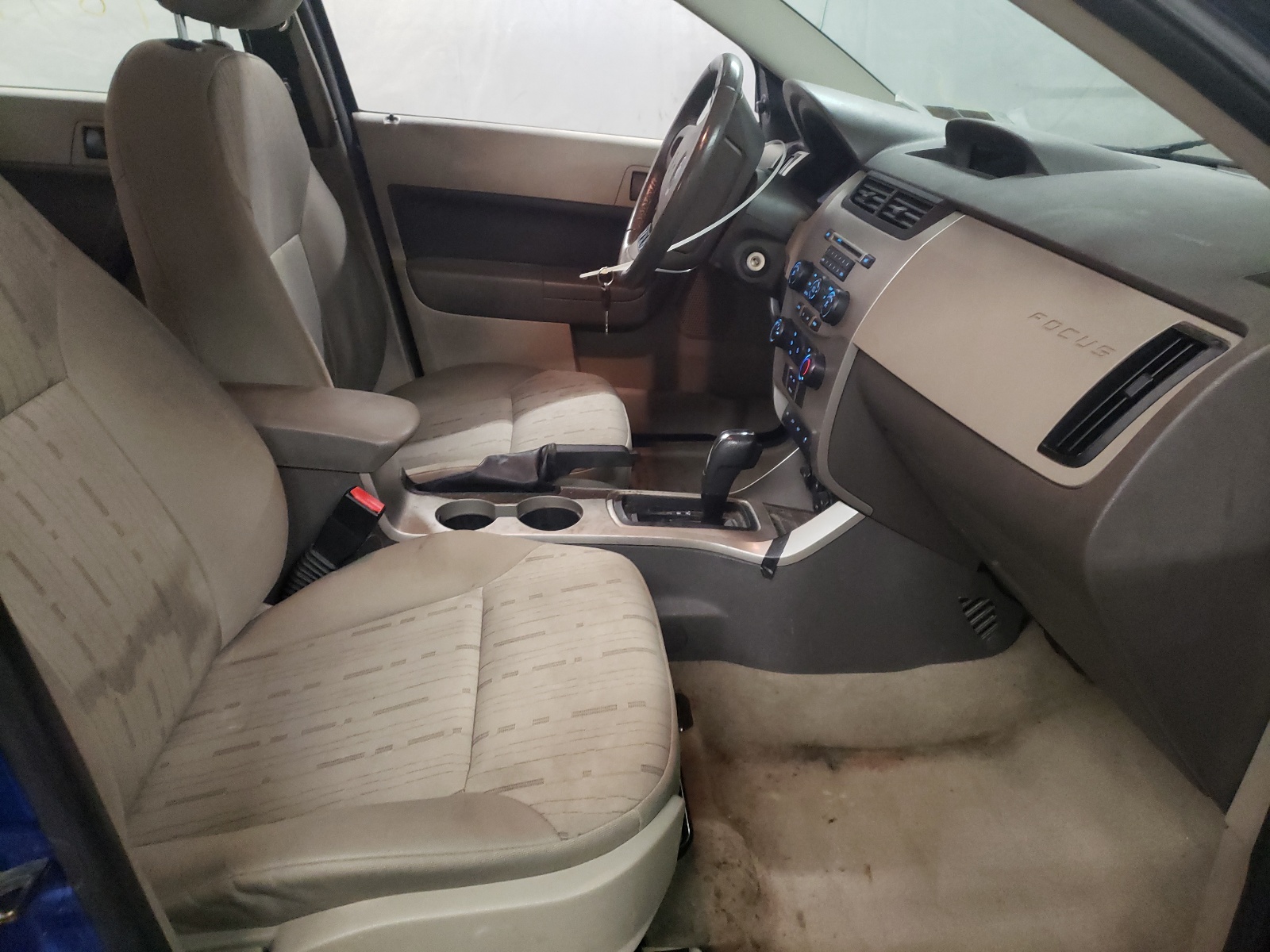 Photo 5 from auction – 2010 FORD FOCUS SE with VIN 1FAHP3FN1AW108019