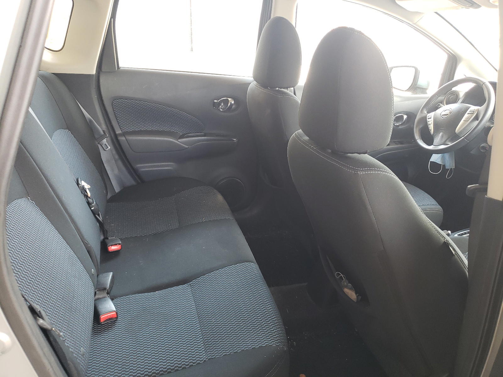 Photo 6 from auction – 2015 NISSAN VERSA NOTE with VIN 3N1CE2CP1FL423039