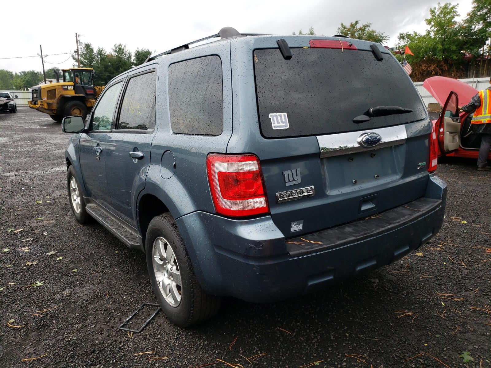 Photo 3 from auction – 2011 FORD ESCAPE with VIN 1FMCU9EG0BKB17768