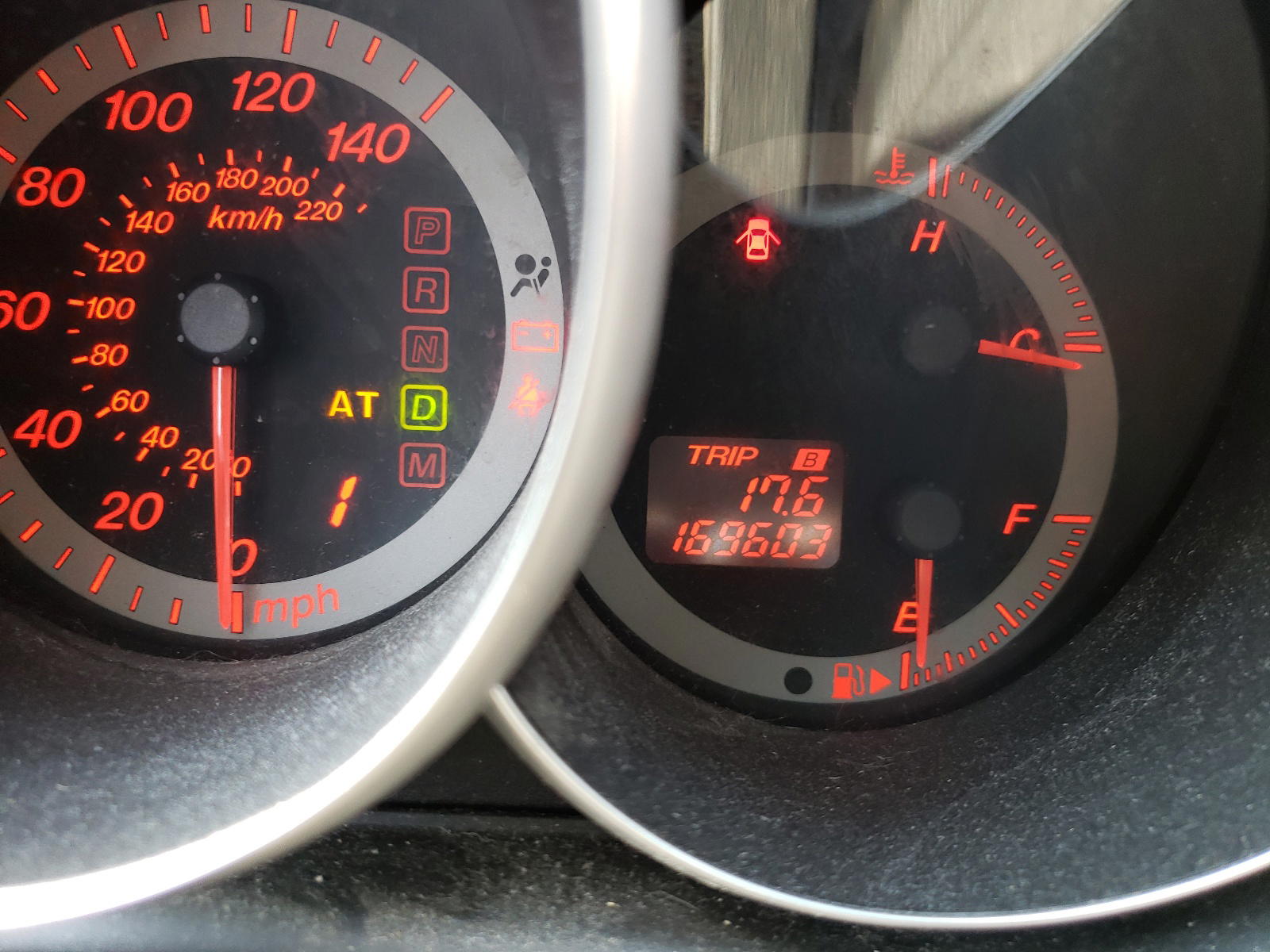 Photo 8 from auction – 2004 MAZDA 3 HATCHBAC with VIN JM1BK343741128373