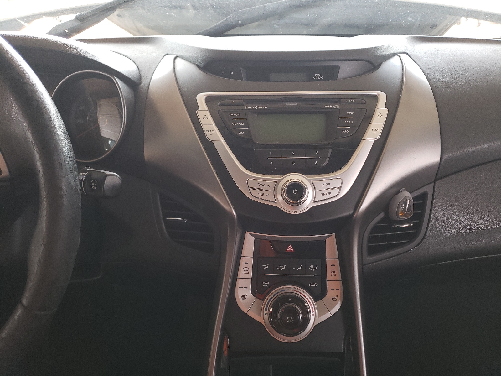 Photo 9 from auction – 2012 HYUNDAI ELANTRA GL with VIN 5NPDH4AE7CH138475