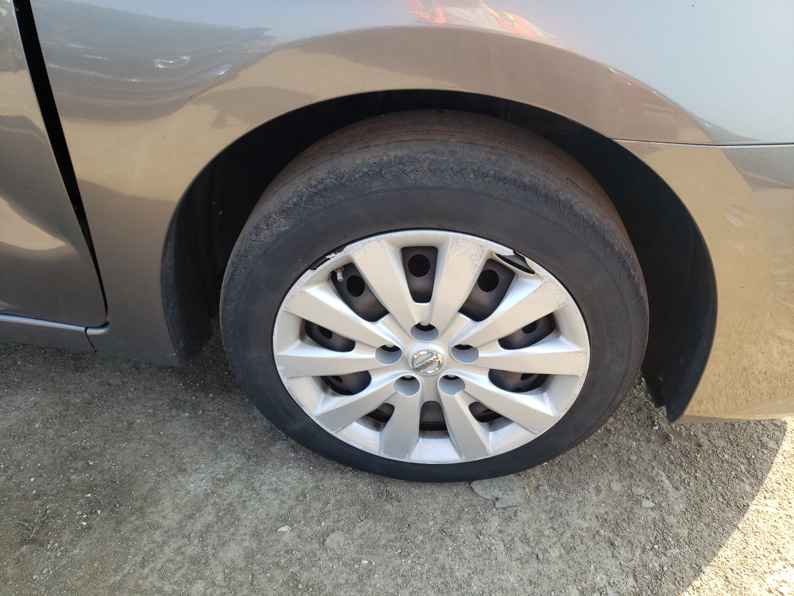 Photo 10 from auction – 2016 NISSAN SENTRA S with VIN 3N1AB7AP2GL651438